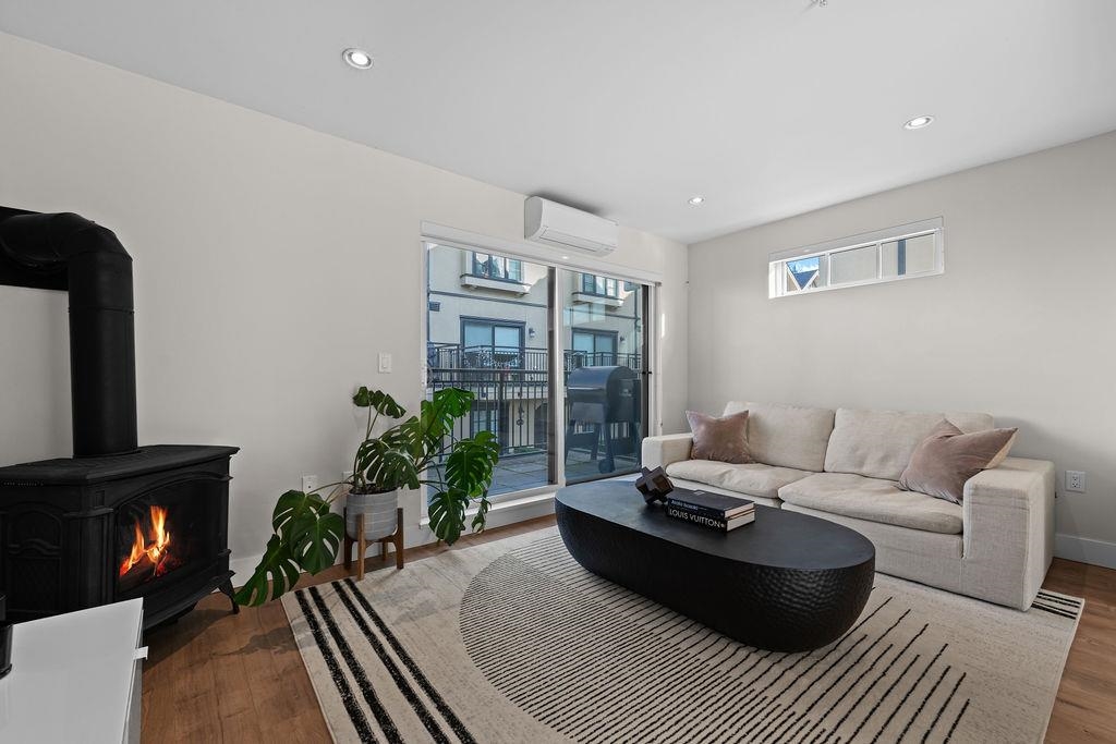 Listing image of 4328 KNIGHT STREET