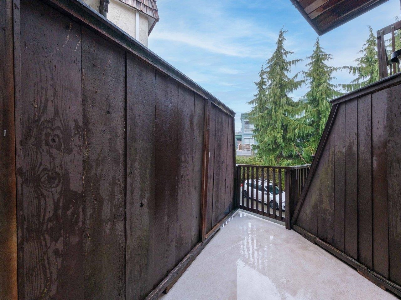 Listing image of 3 266 W 4TH STREET