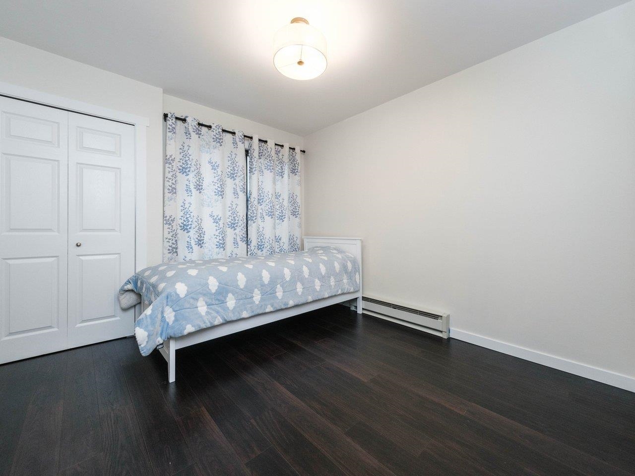 Listing image of 3 266 W 4TH STREET