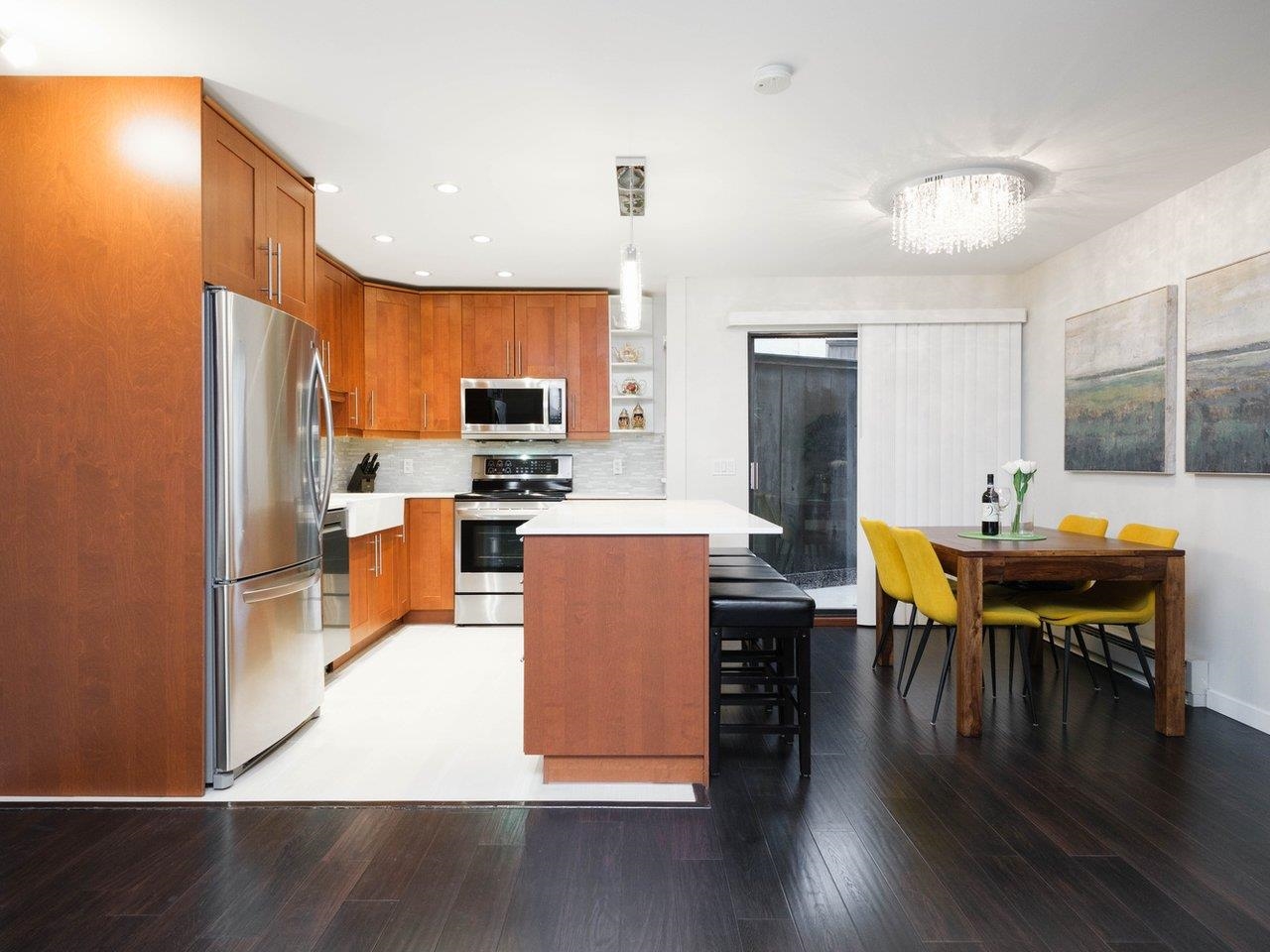 Listing image of 3 266 W 4TH STREET