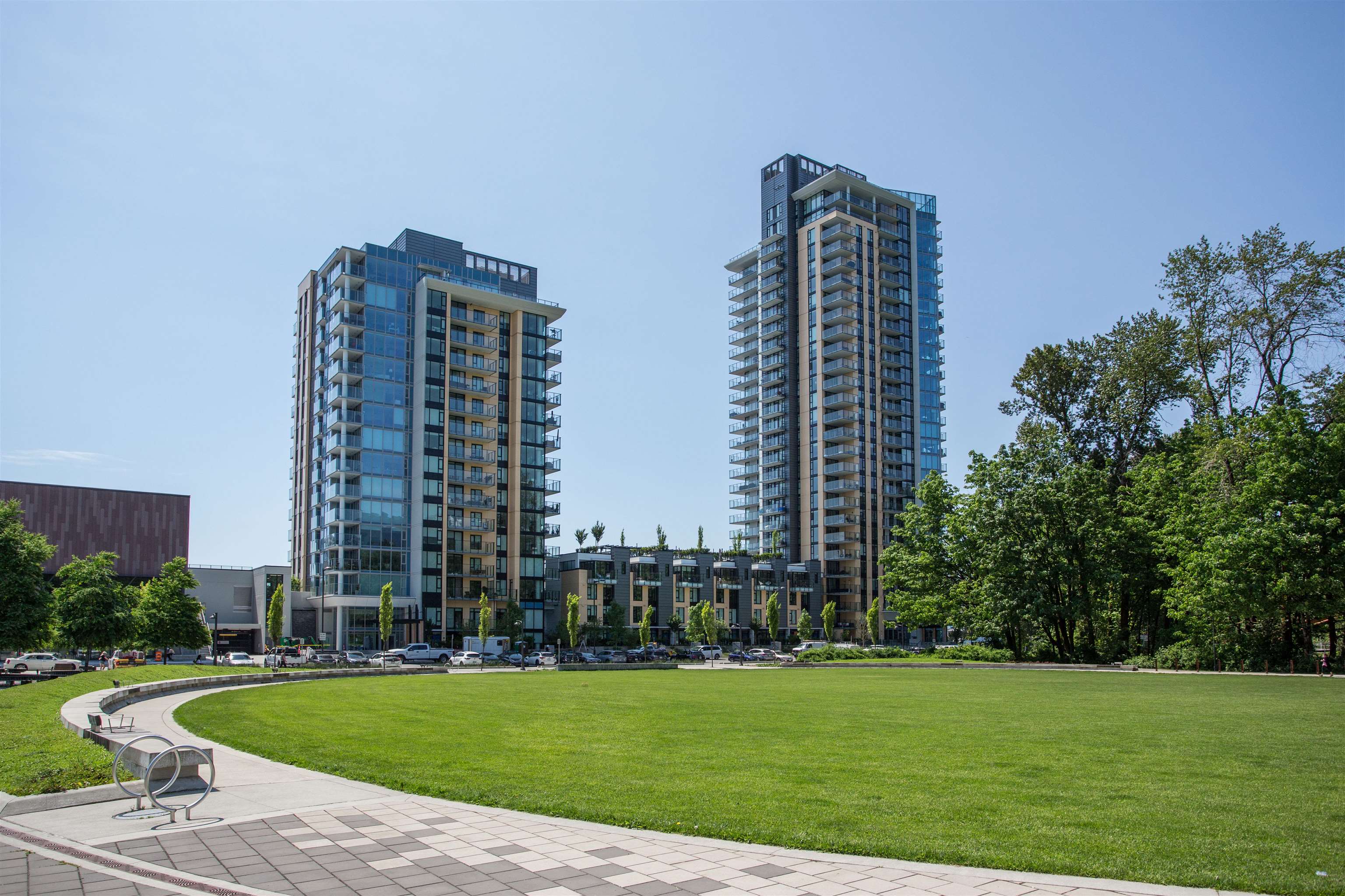 Listing image of 905 1401 HUNTER STREET