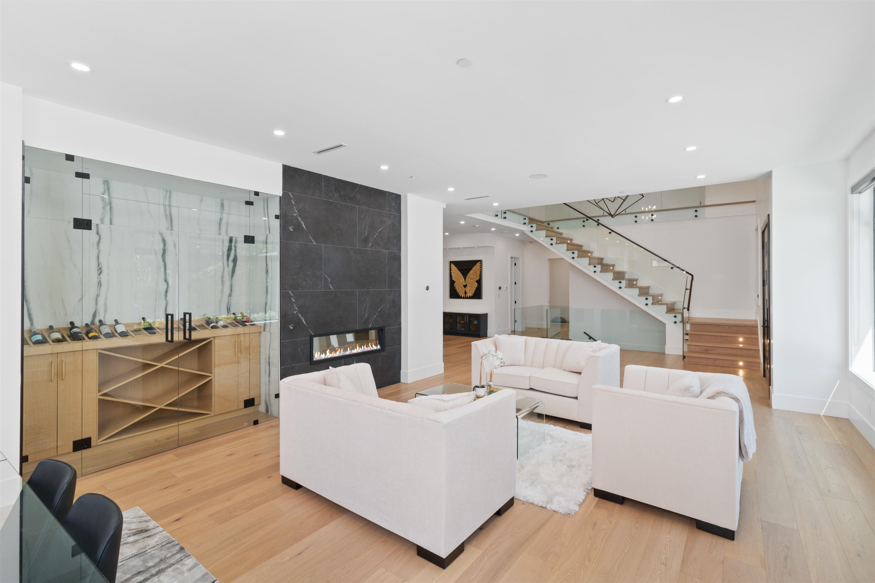 Listing image of 565 MATHERS AVENUE