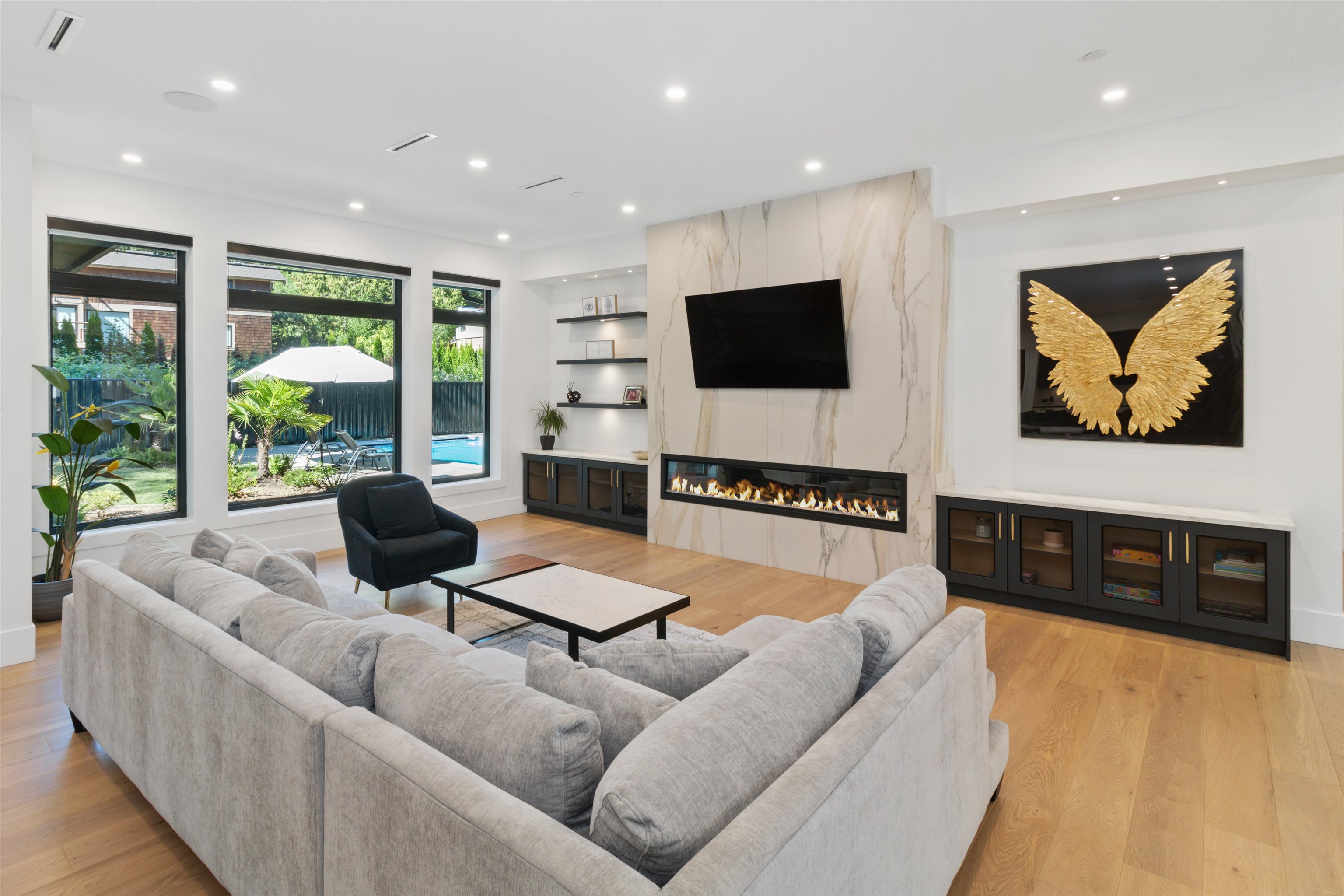 Listing image of 565 MATHERS AVENUE