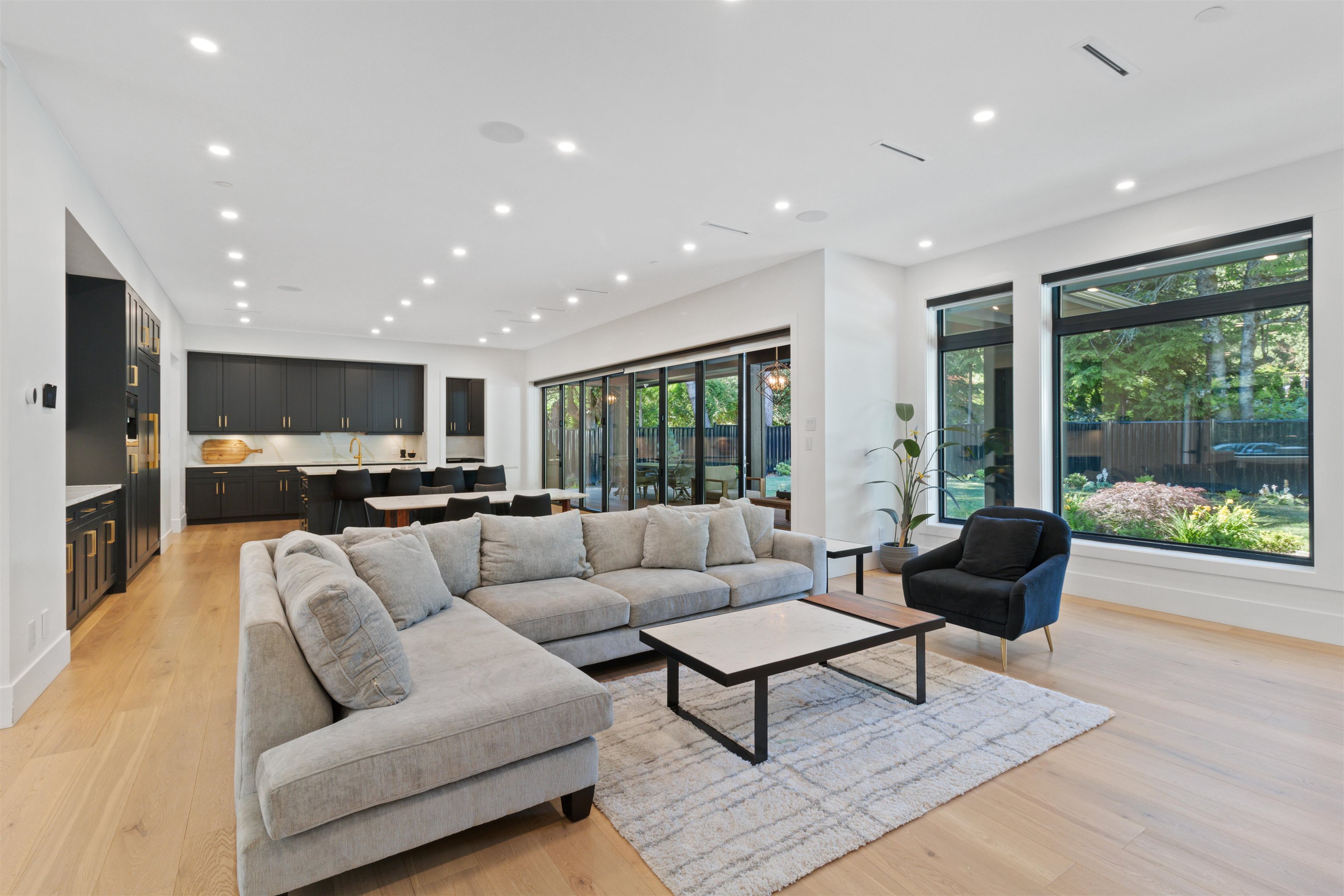 Listing image of 565 MATHERS AVENUE