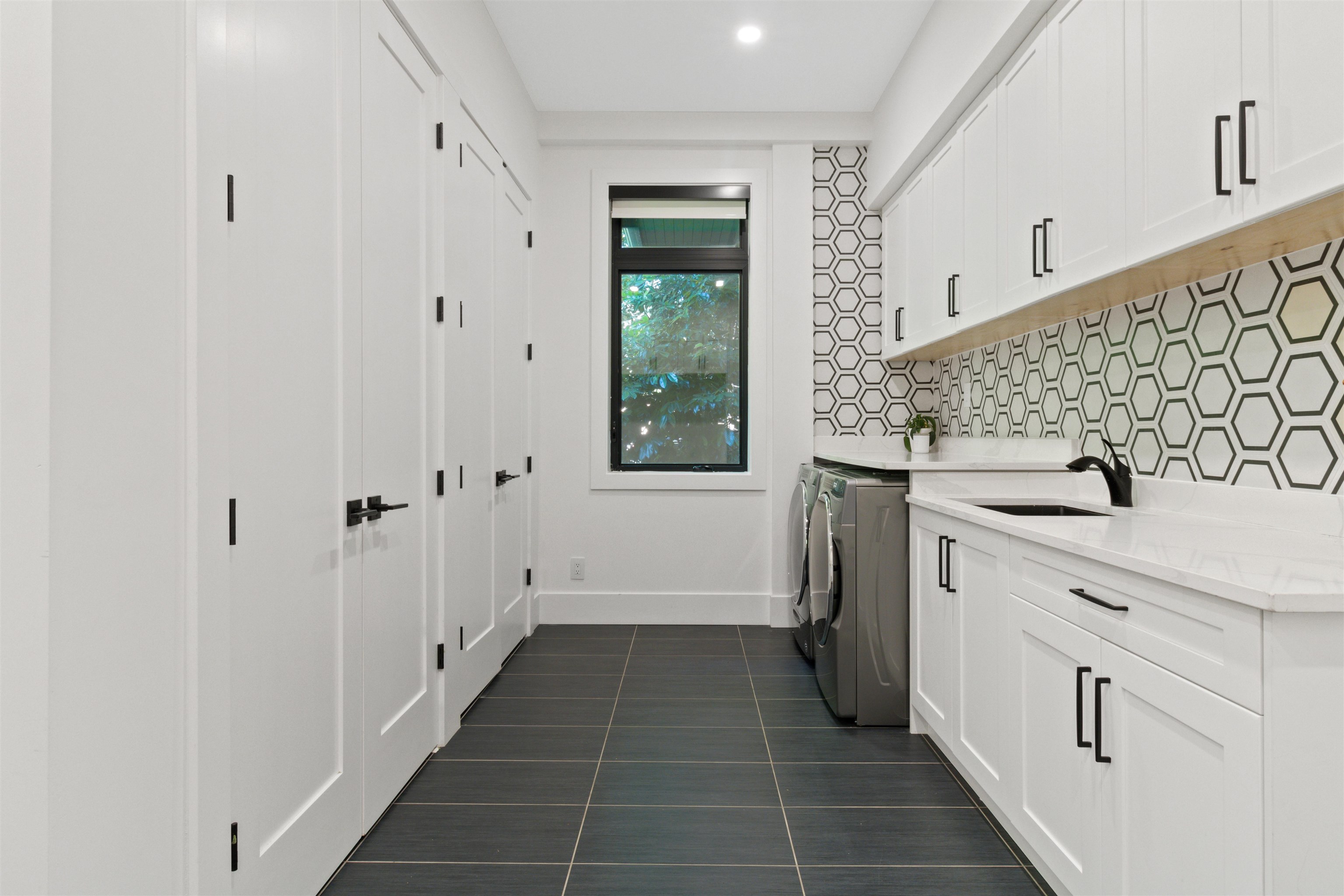 Listing image of 565 MATHERS AVENUE