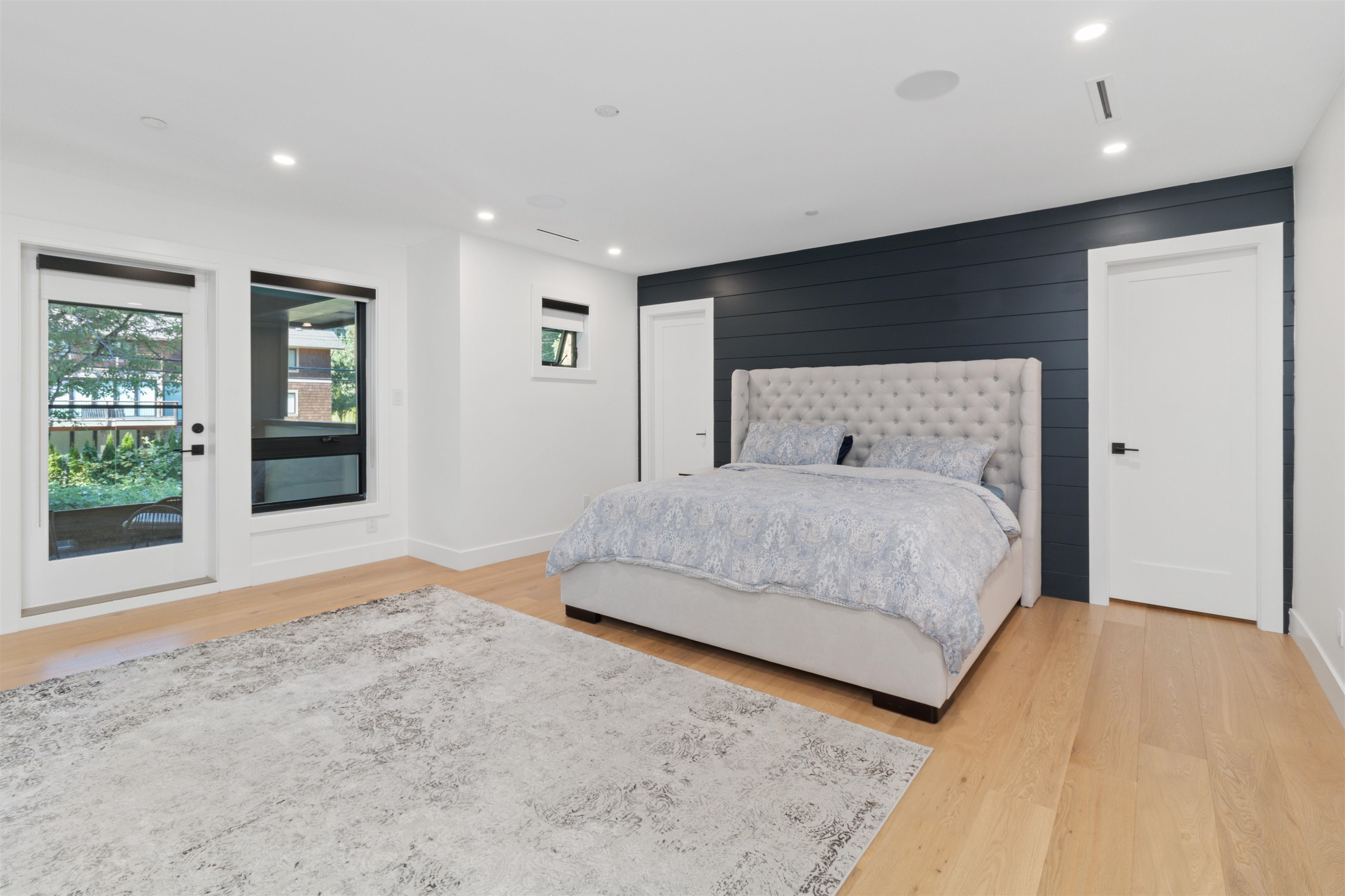 Listing image of 565 MATHERS AVENUE