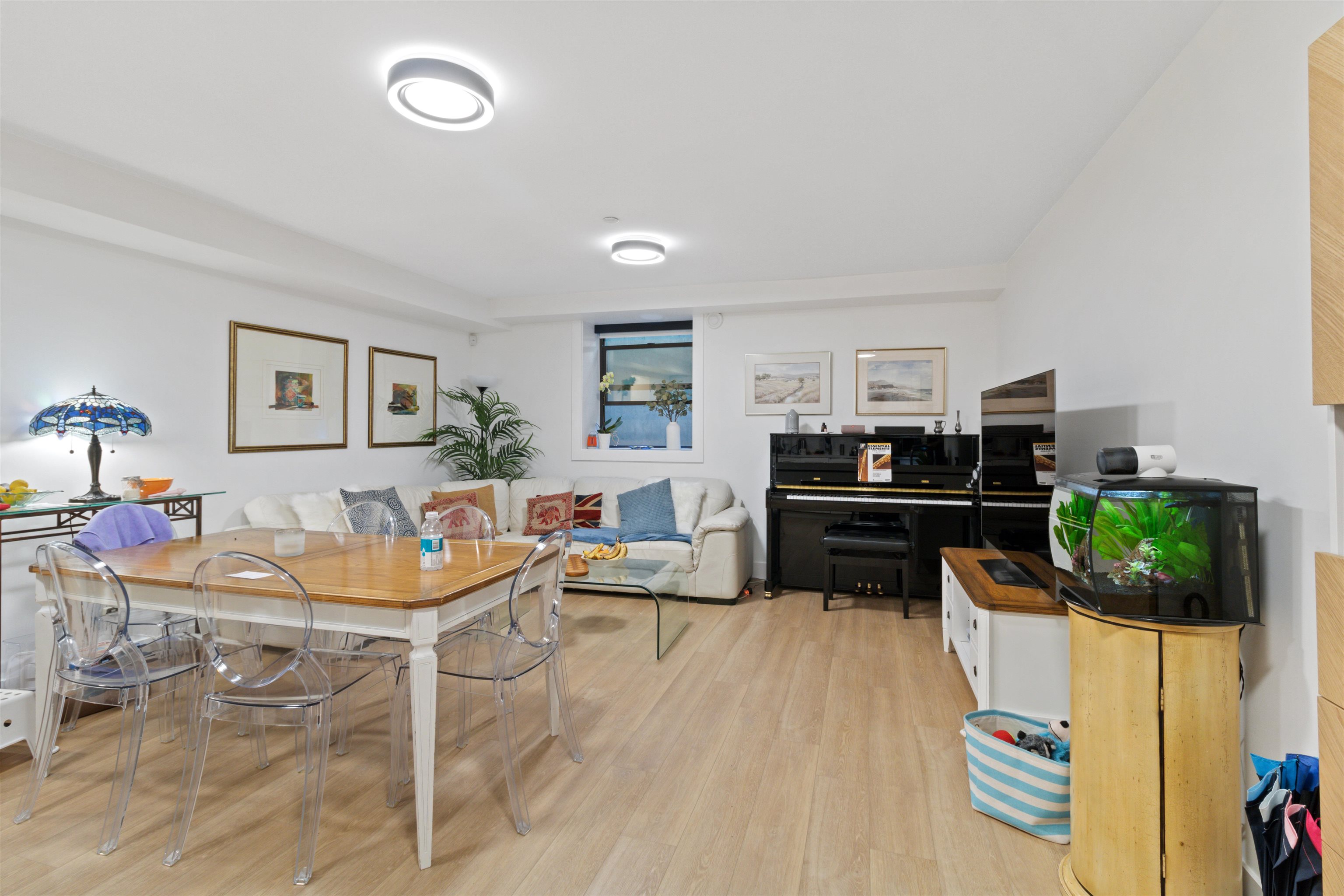 Listing image of 565 MATHERS AVENUE