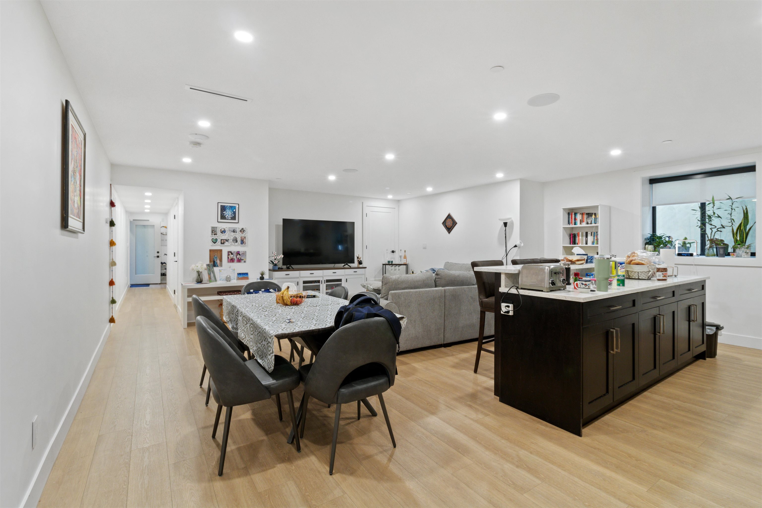 Listing image of 565 MATHERS AVENUE