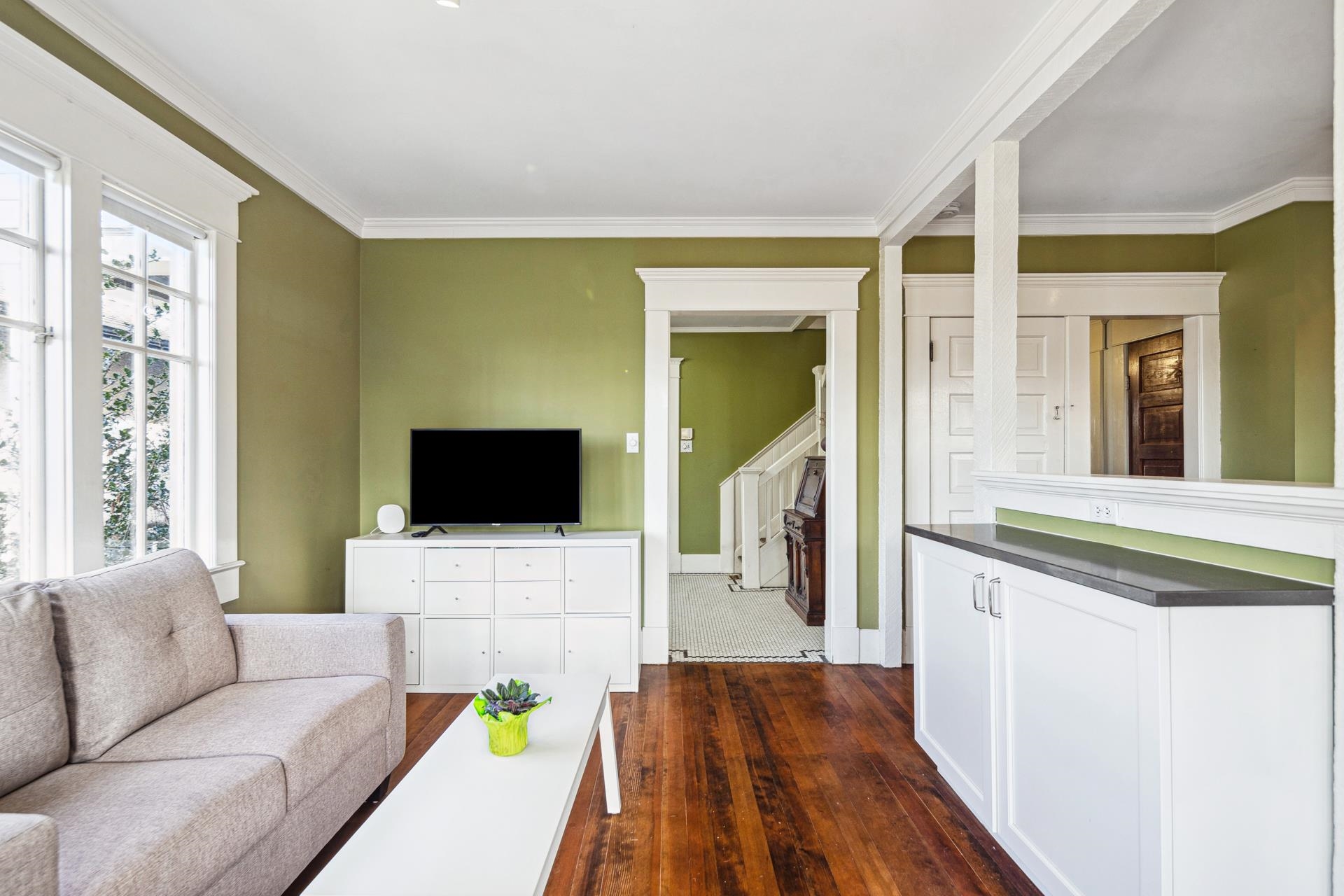 Listing image of 341 W 22ND STREET