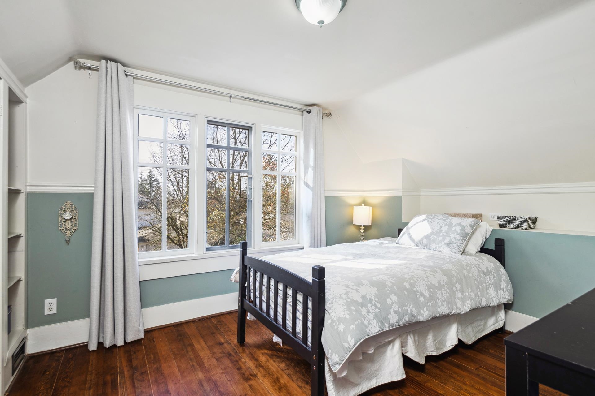 Listing image of 341 W 22ND STREET