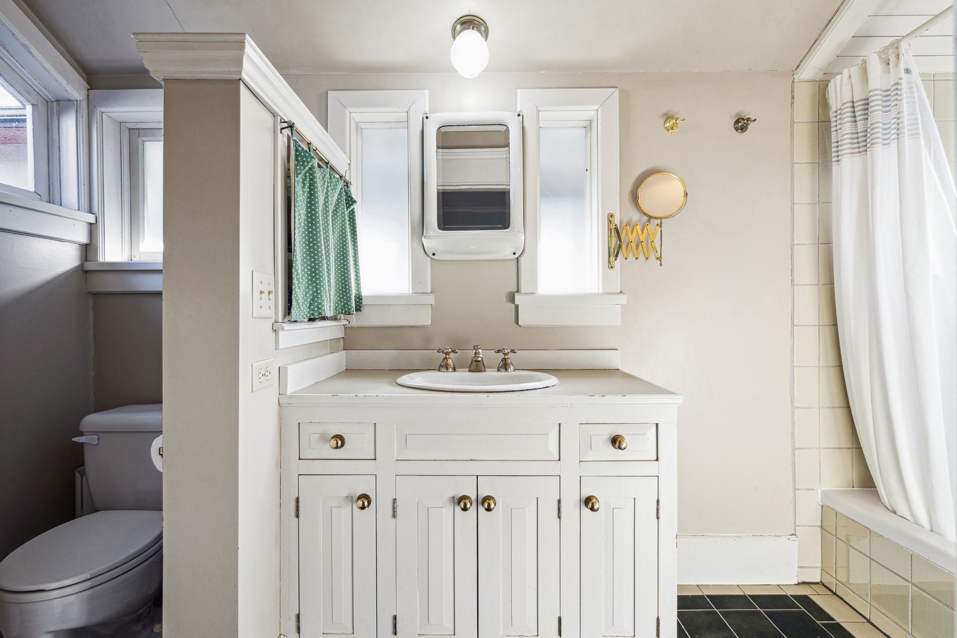 Listing image of 341 W 22ND STREET