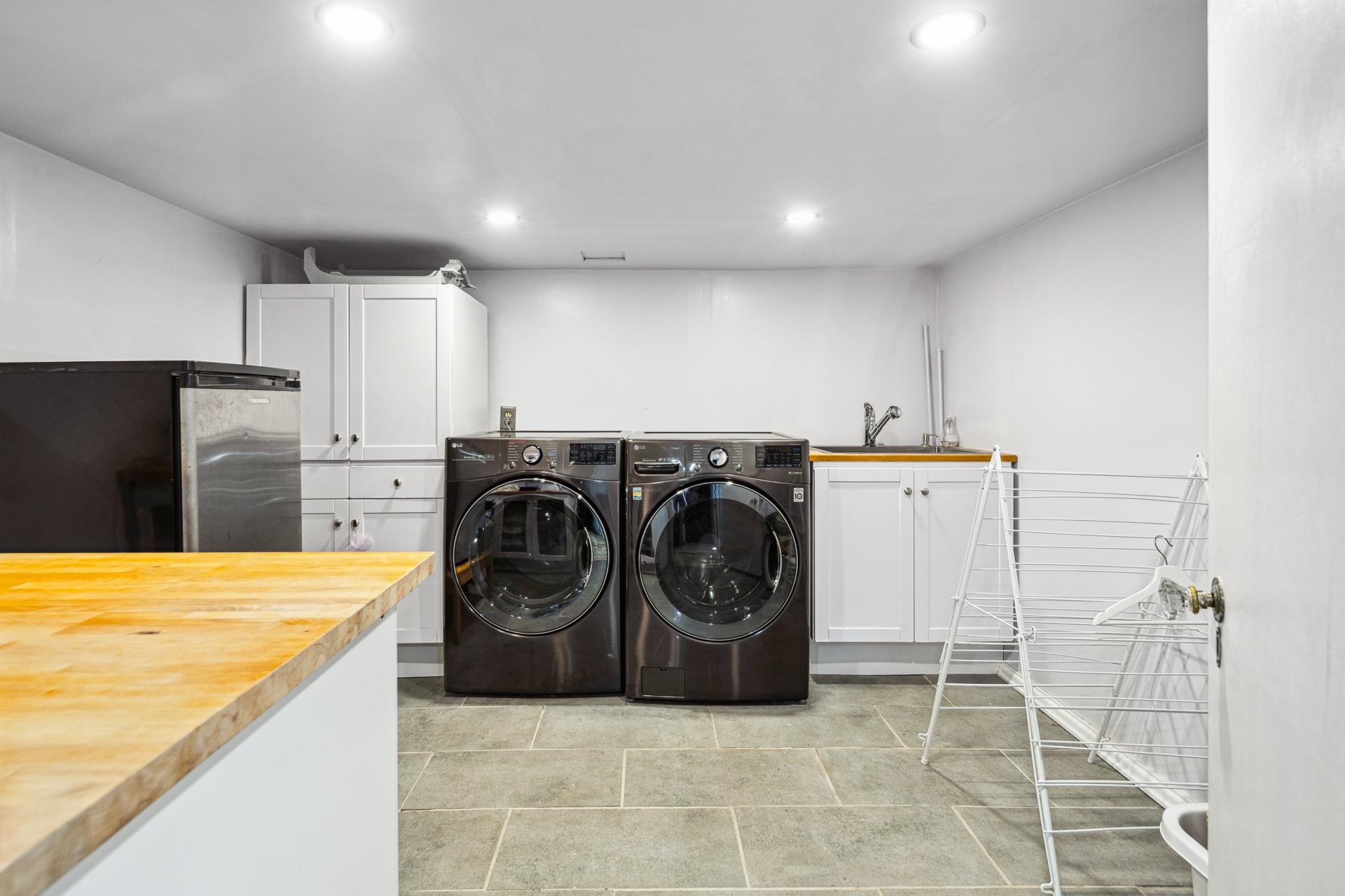 Listing image of 341 W 22ND STREET