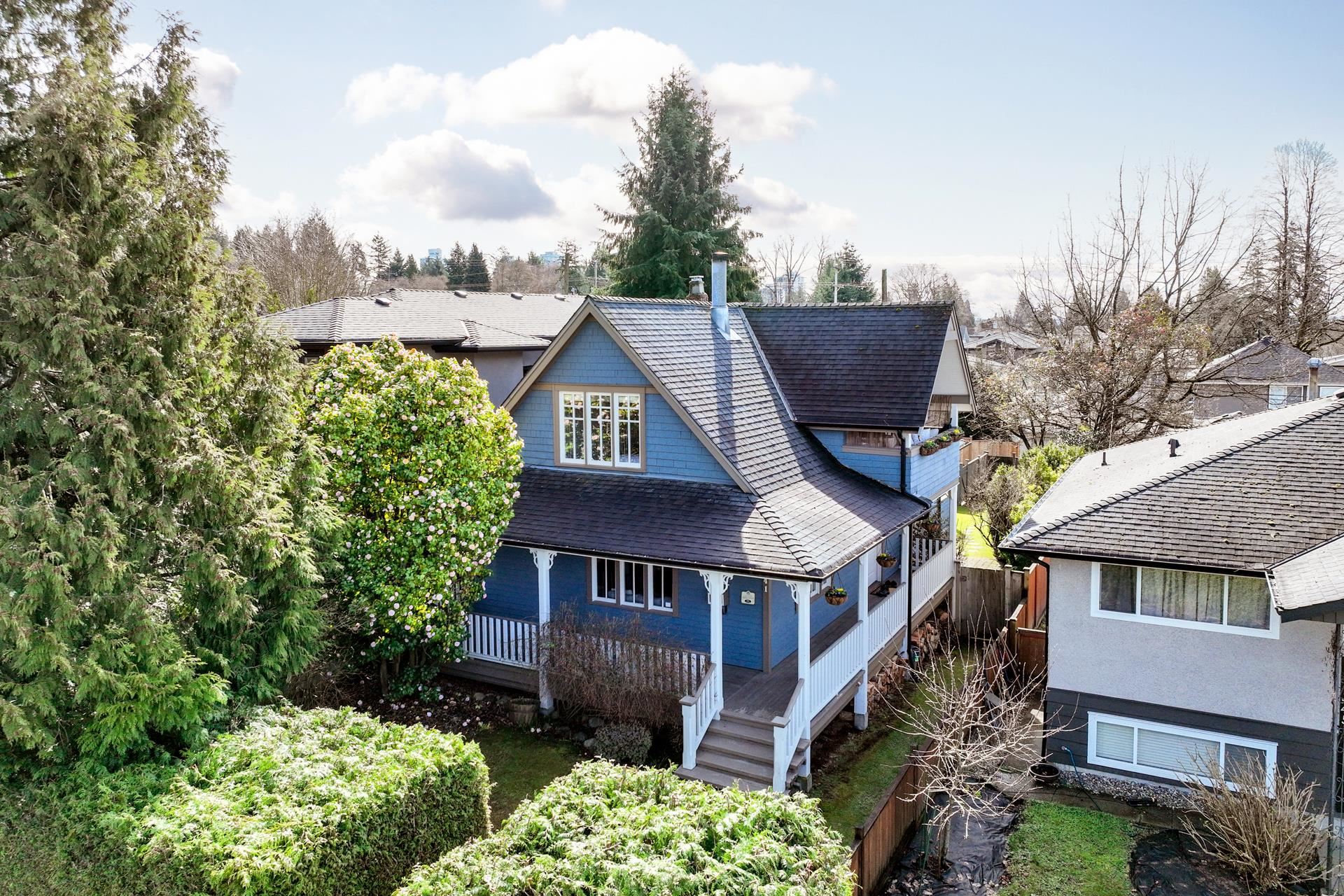 Listing image of 341 W 22ND STREET