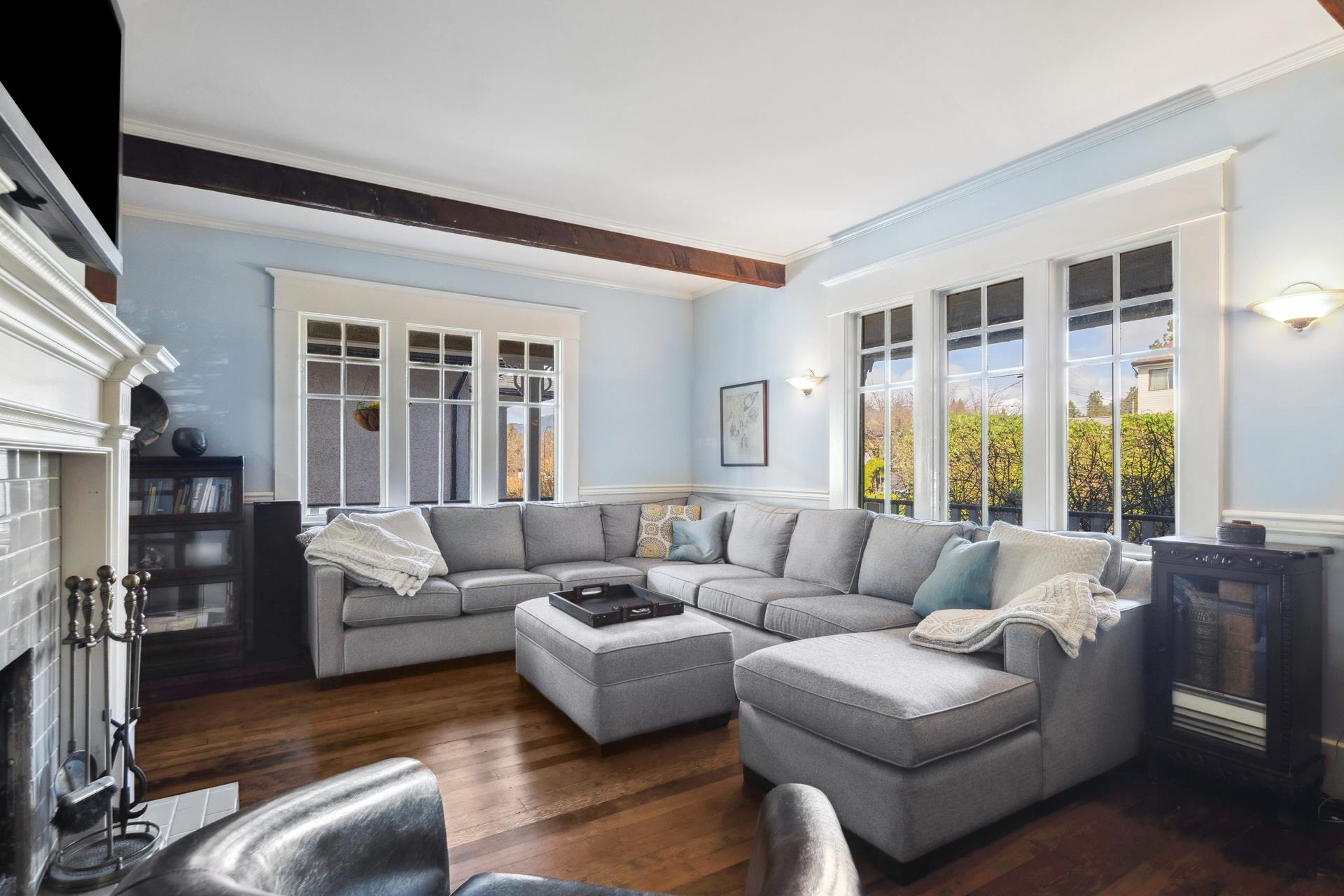 Listing image of 341 W 22ND STREET