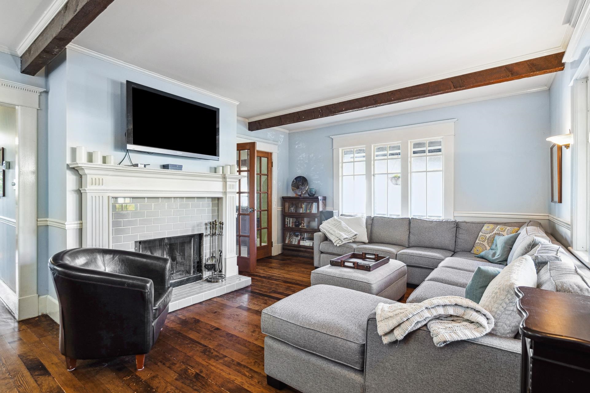 Listing image of 341 W 22ND STREET