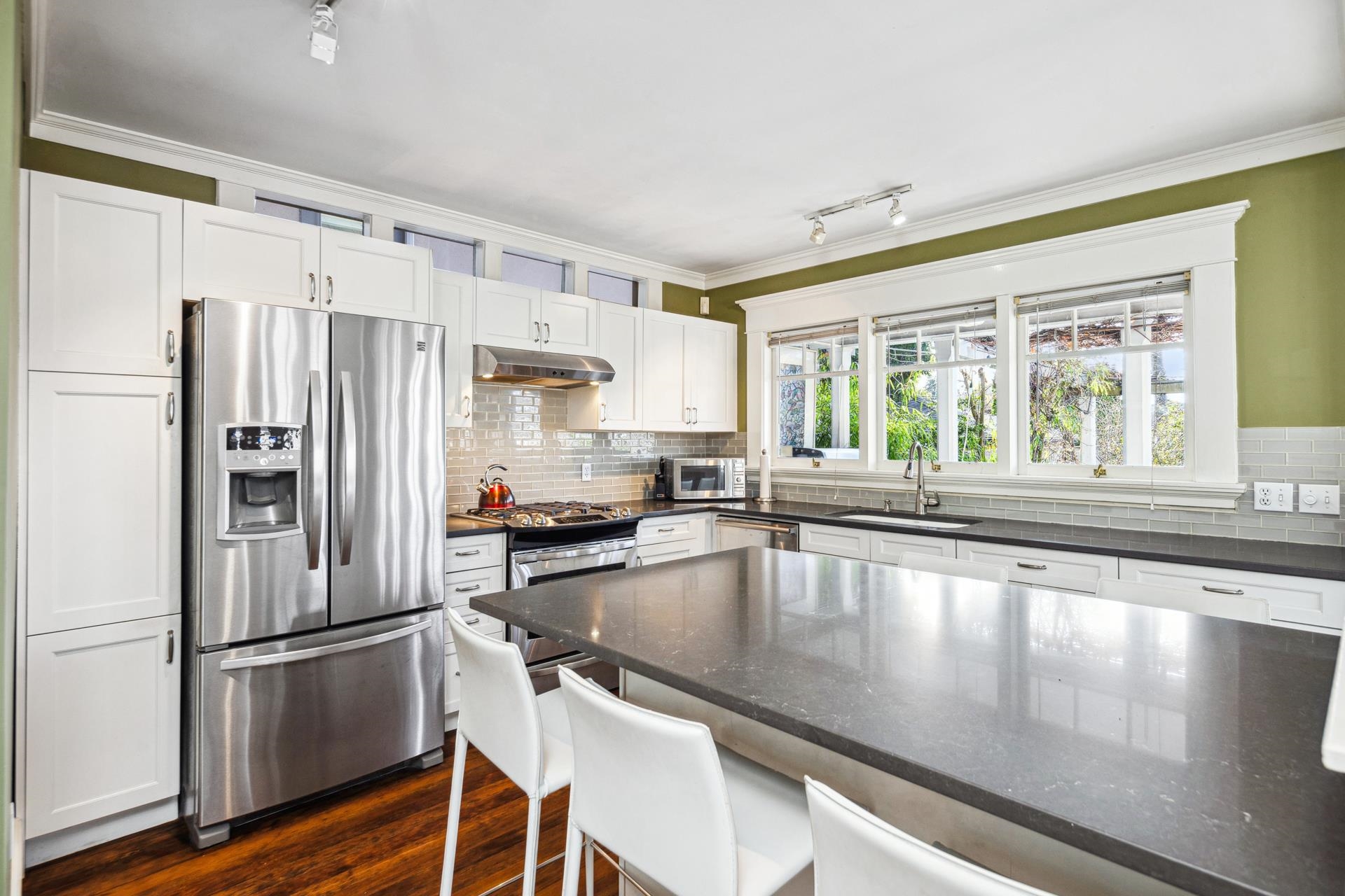 Listing image of 341 W 22ND STREET