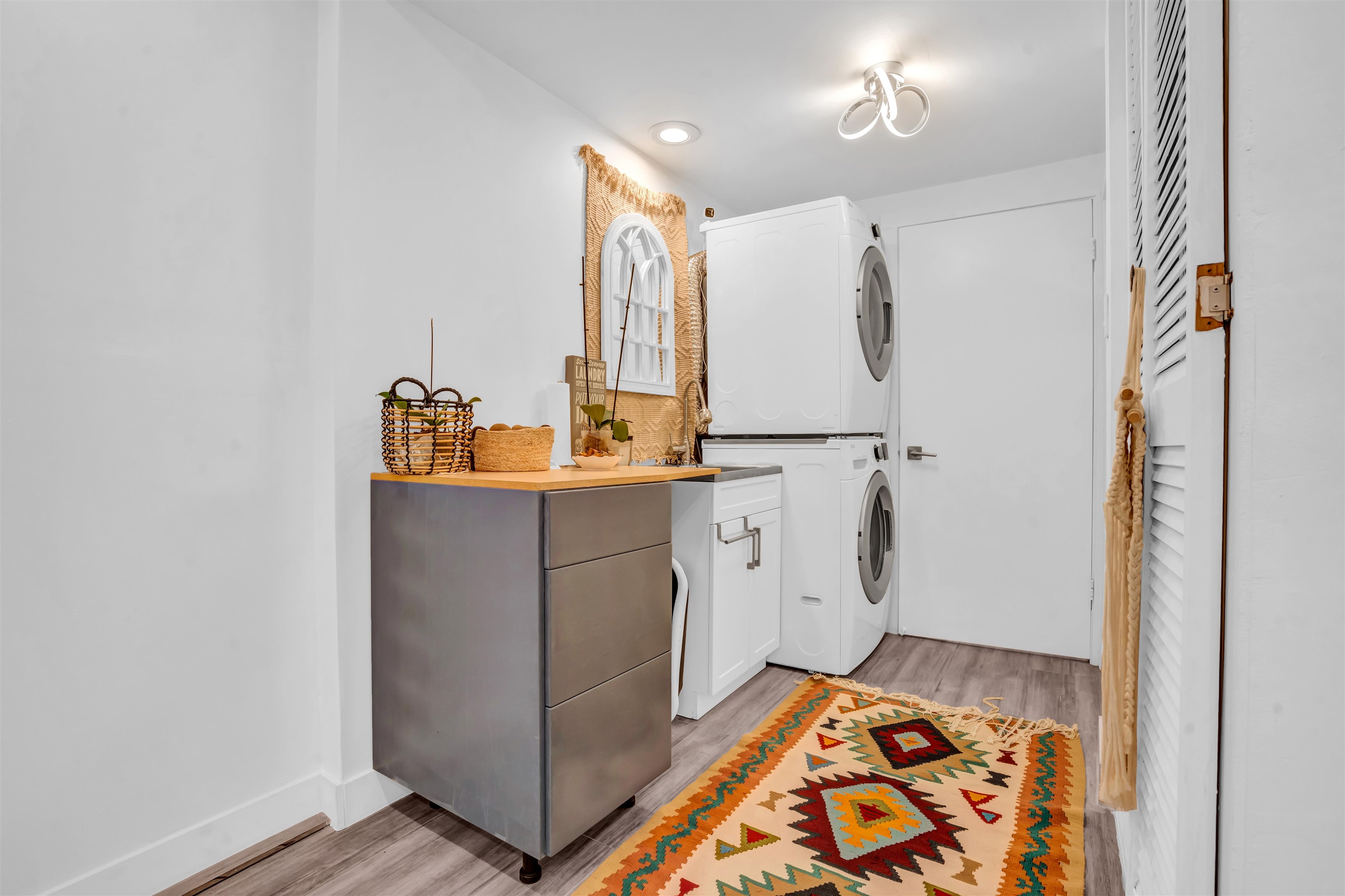 Listing image of 2322 KIRKSTONE ROAD