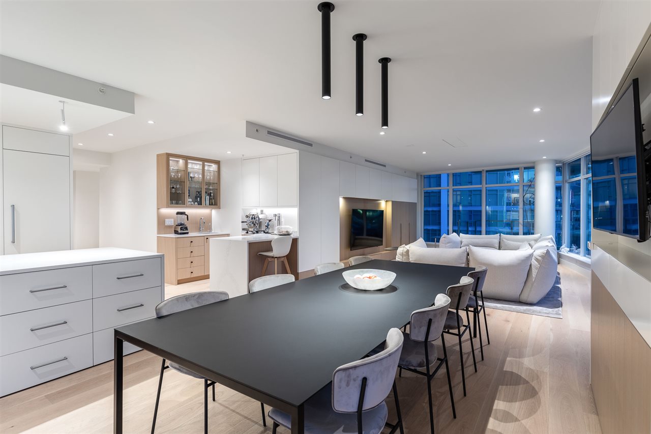 Listing image of 405 175 VICTORY SHIP WAY