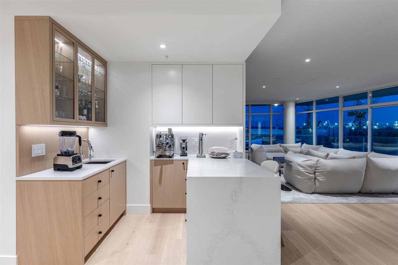 Listing image of 405 175 VICTORY SHIP WAY