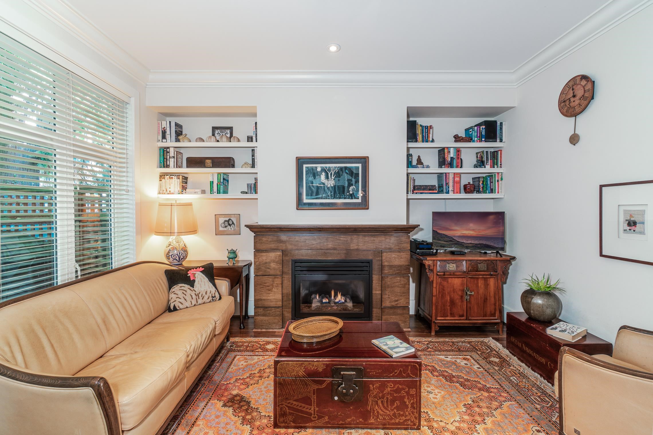 Listing image of 2129 GORDON AVENUE