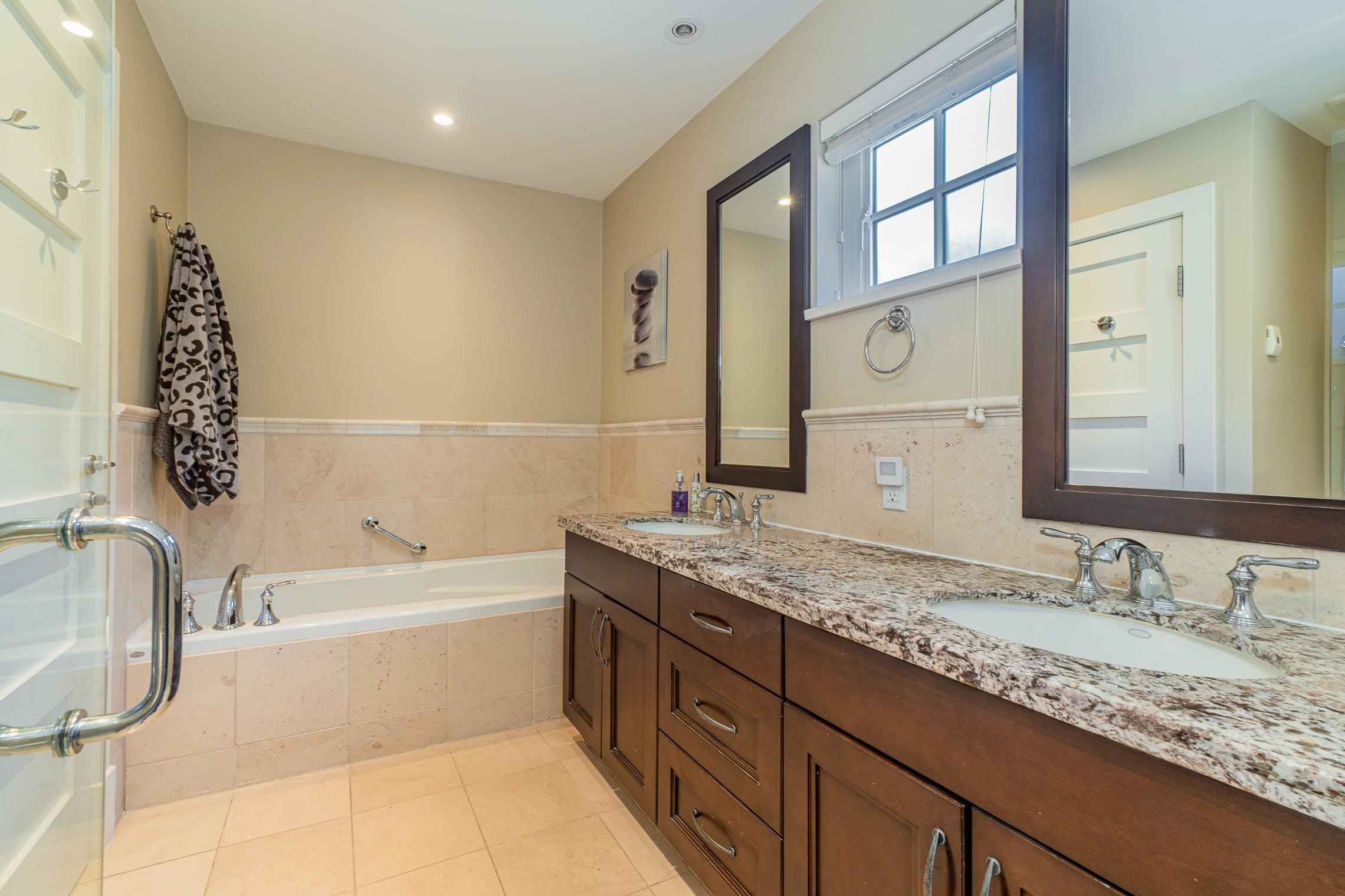 Listing image of 2129 GORDON AVENUE