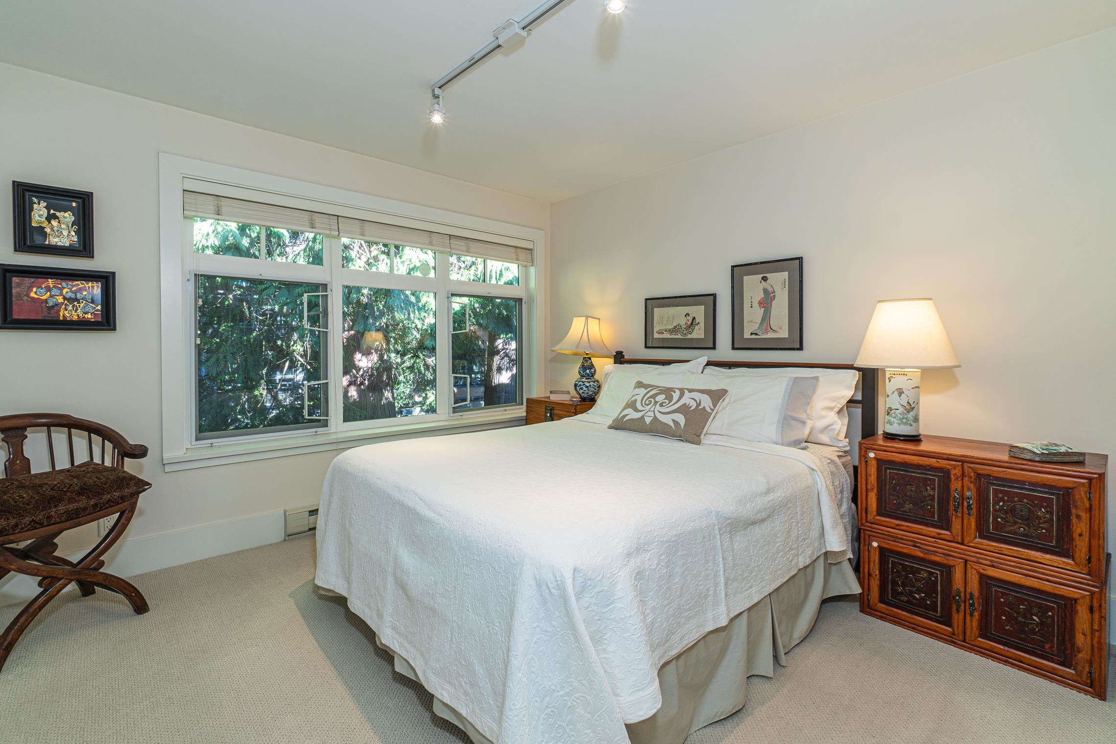 Listing image of 2129 GORDON AVENUE