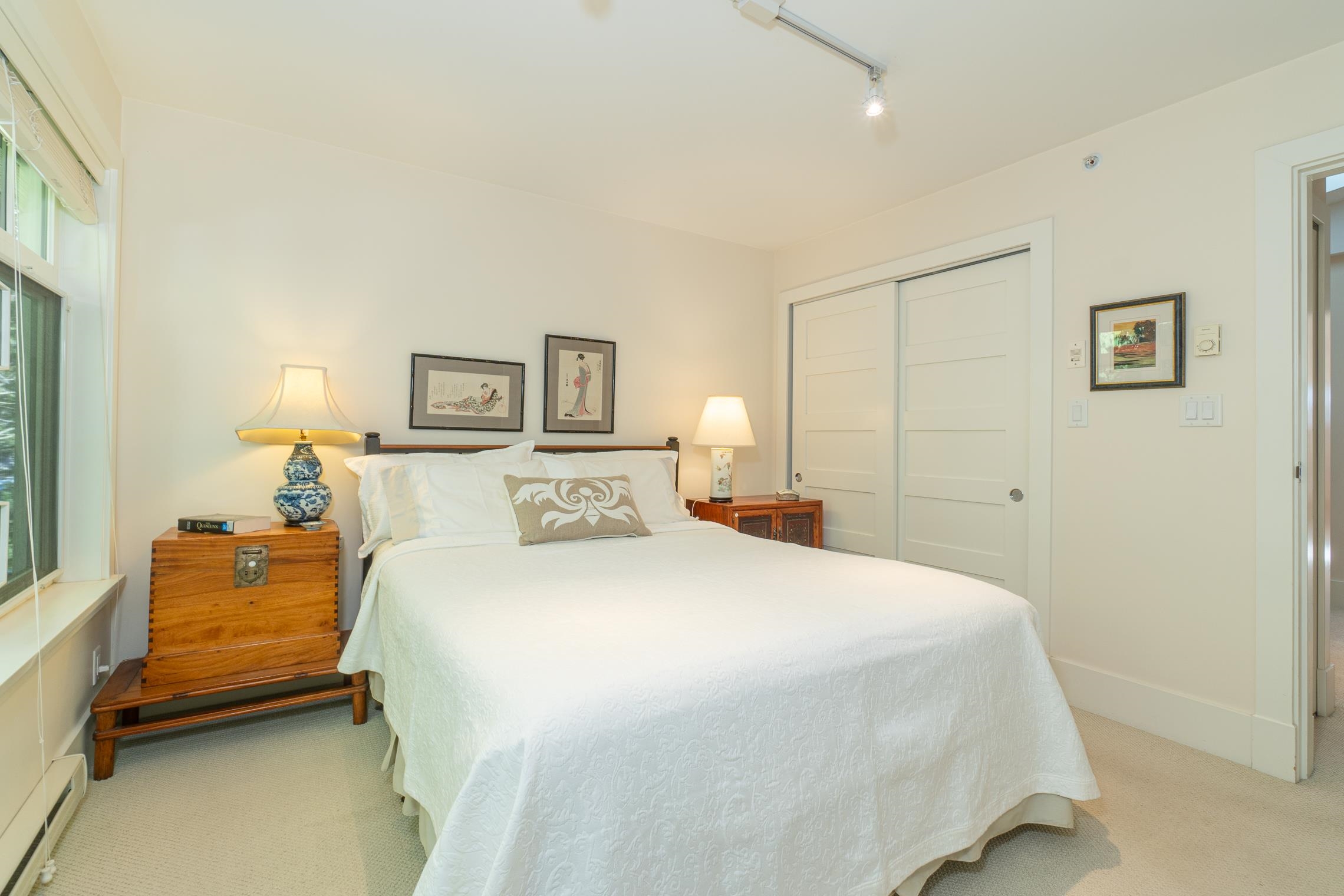 Listing image of 2129 GORDON AVENUE