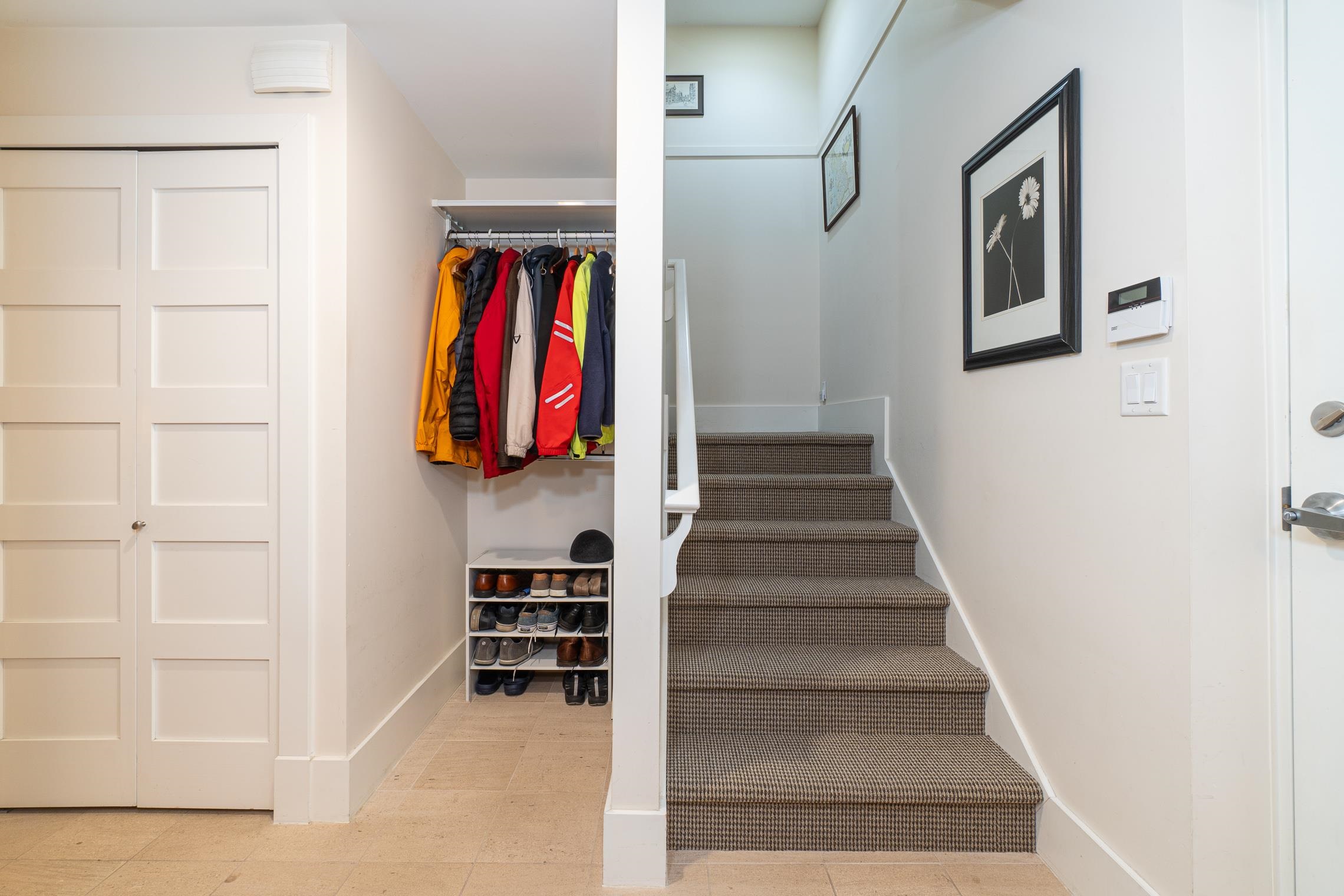 Listing image of 2129 GORDON AVENUE