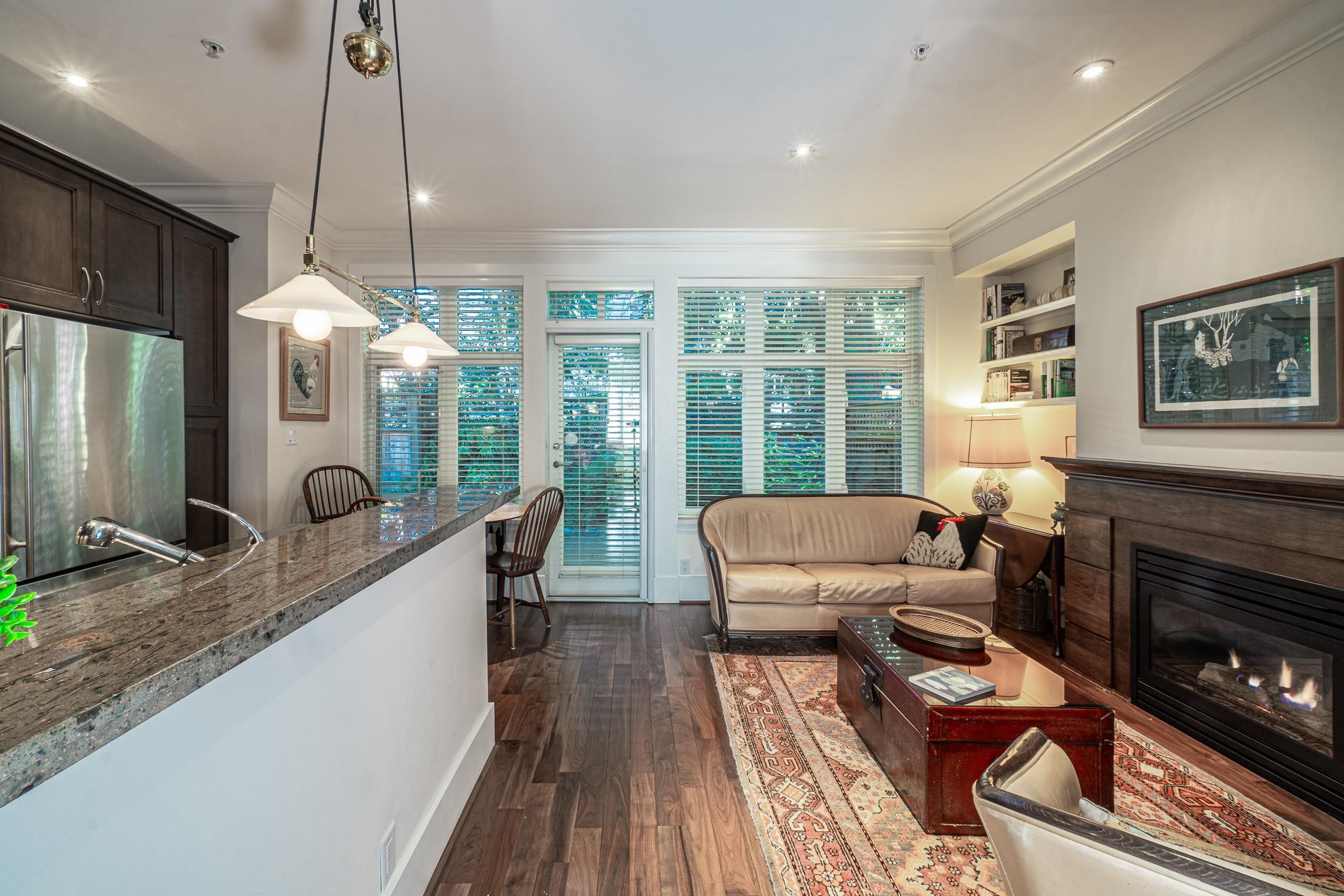 Listing image of 2129 GORDON AVENUE