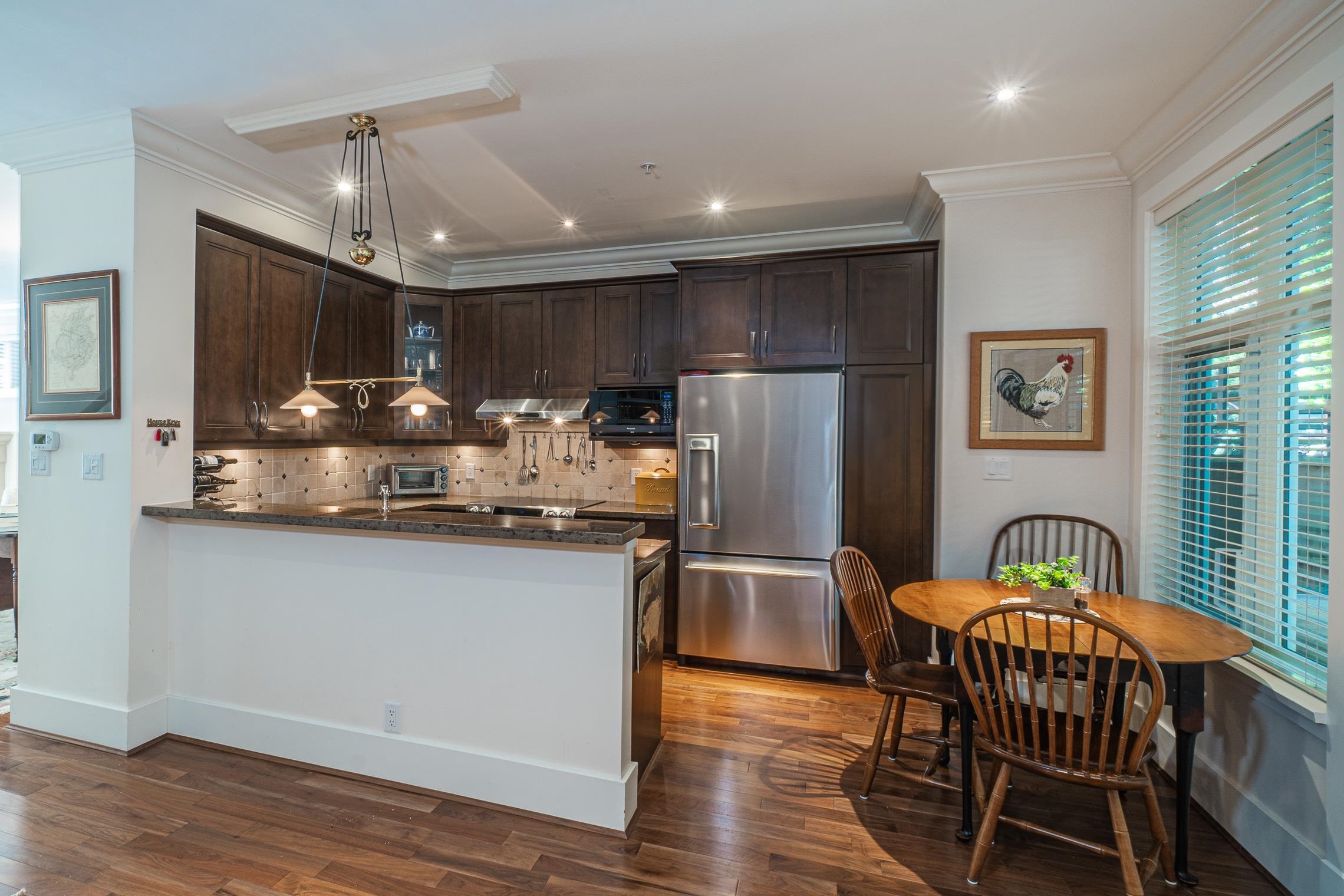 Listing image of 2129 GORDON AVENUE