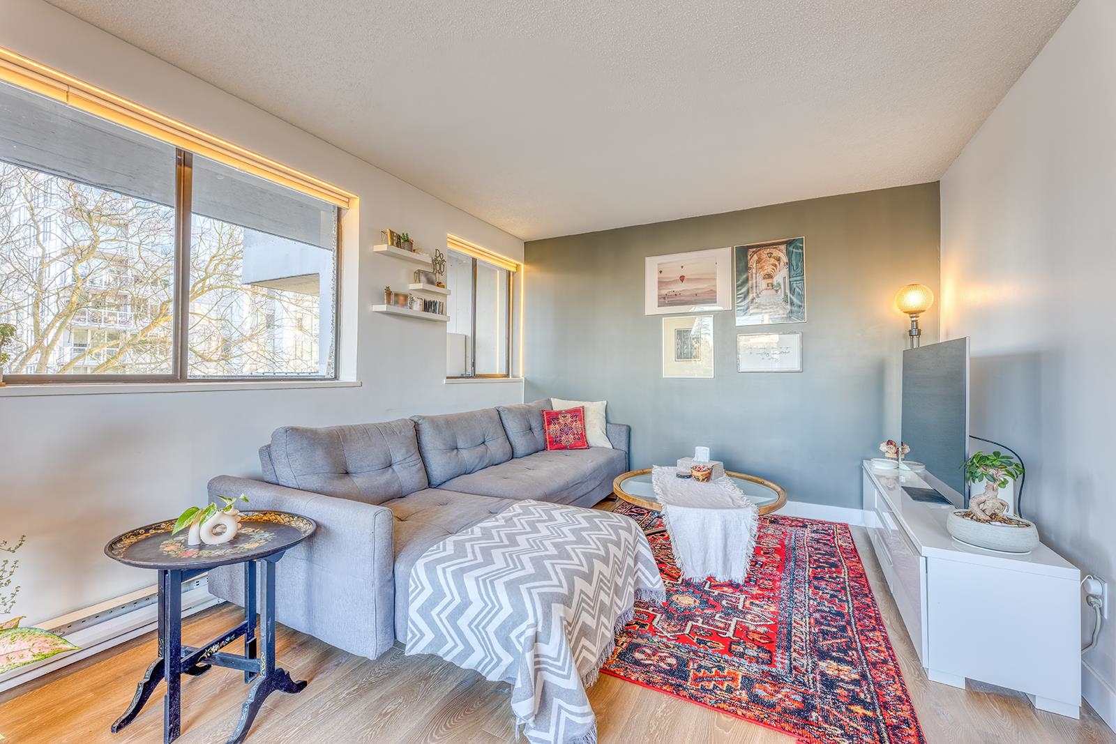 Listing image of 306 150 E 15TH STREET