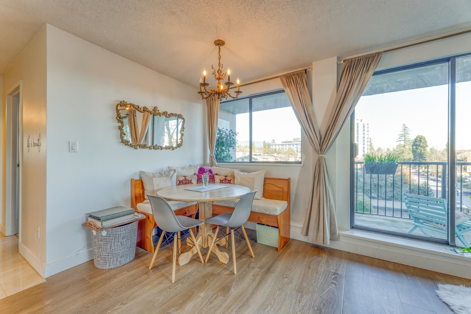 Listing image of 306 150 E 15TH STREET