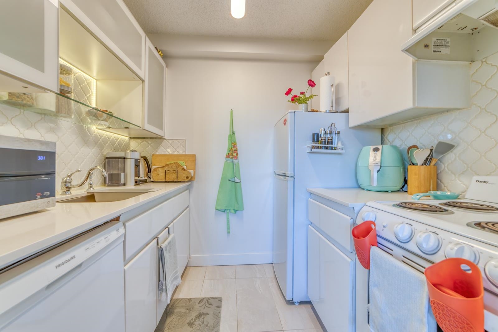 Listing image of 306 150 E 15TH STREET