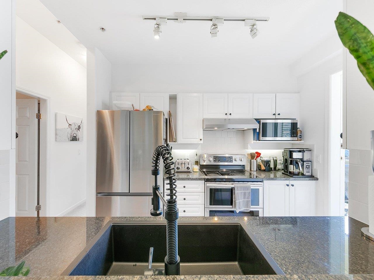 Listing image of 516 3608 DEERCREST DRIVE