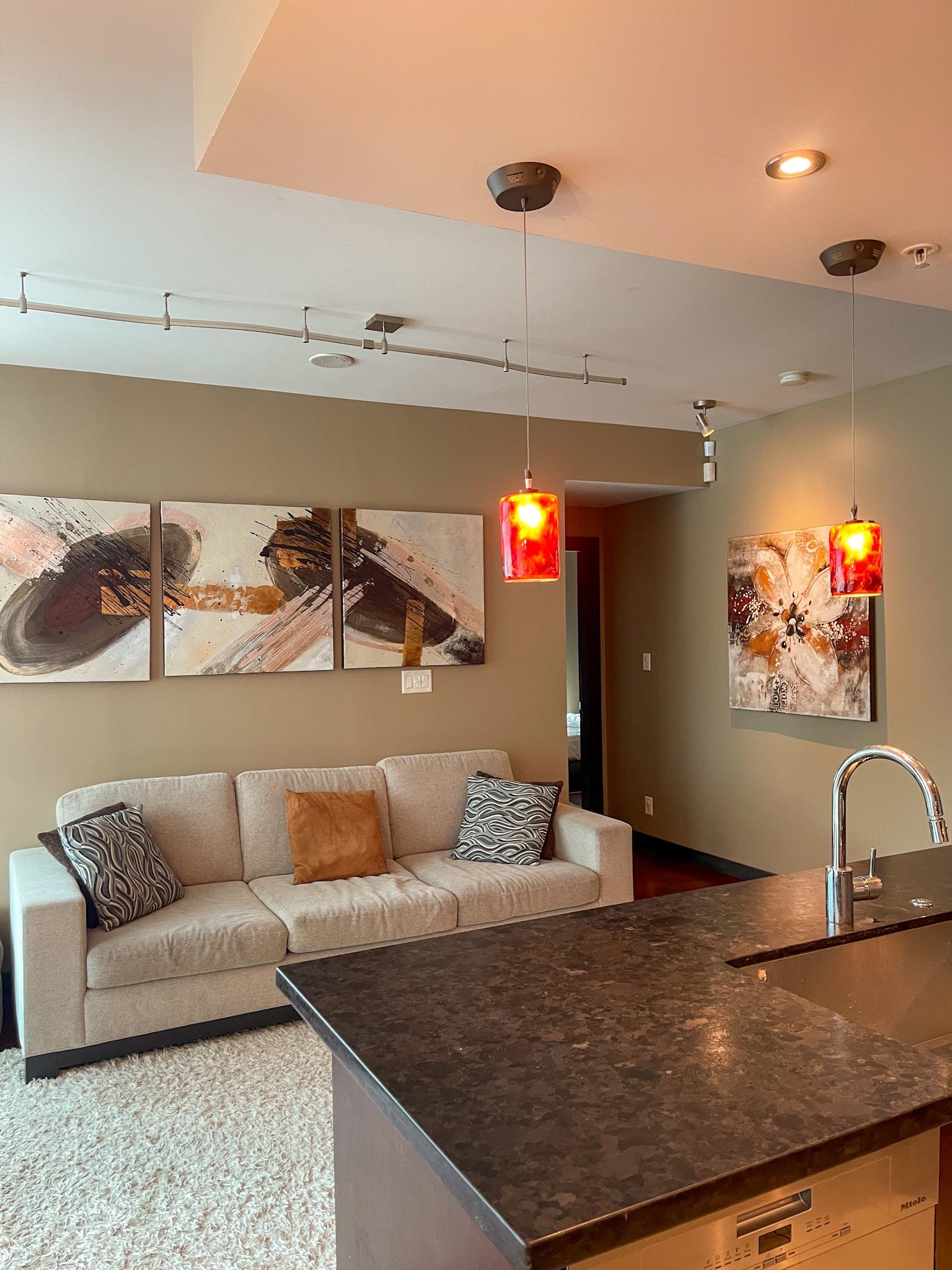 Listing image of 702 168 E ESPLANADE
