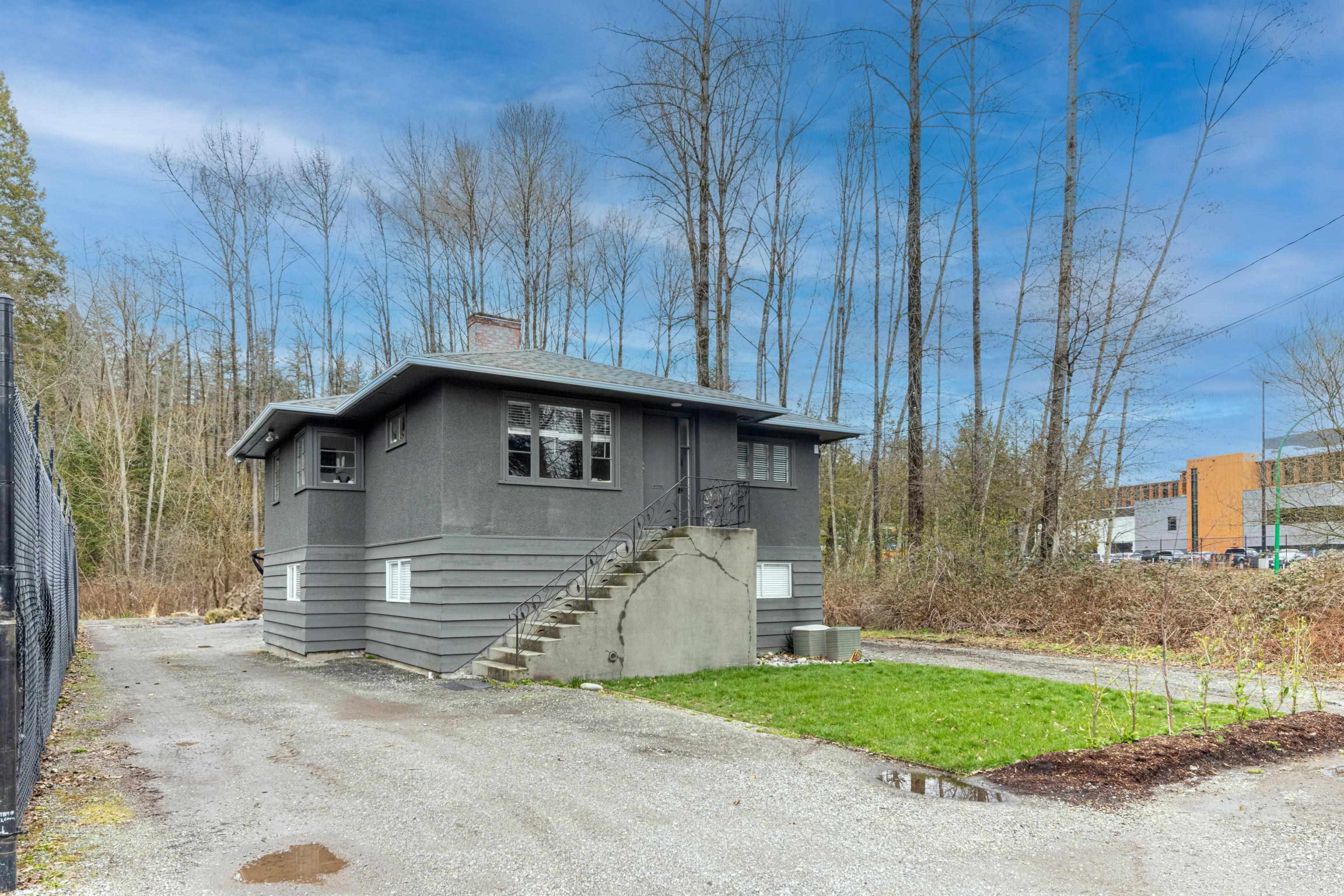 Listing image of 2336 OLD DOLLARTON ROAD