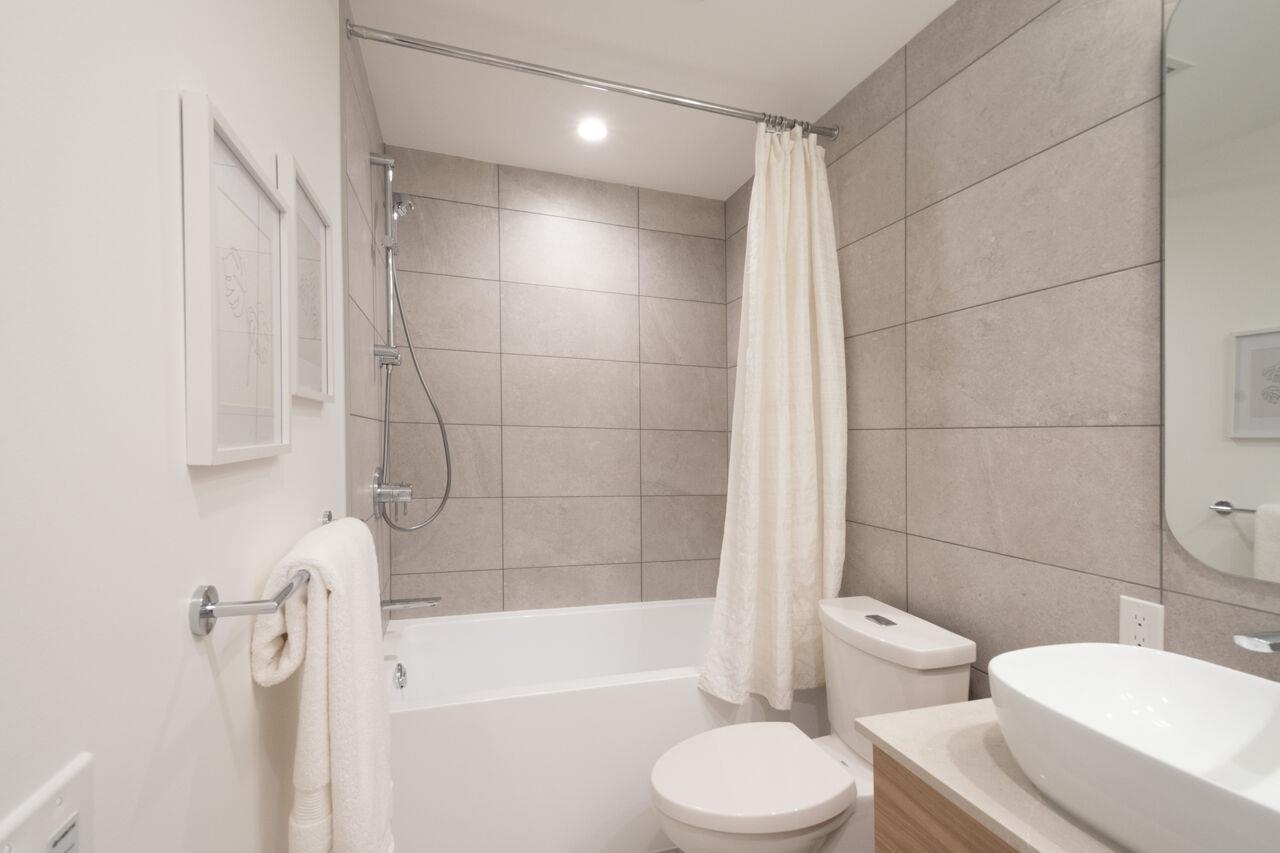 Listing image of 201 2375 EMERY COURT