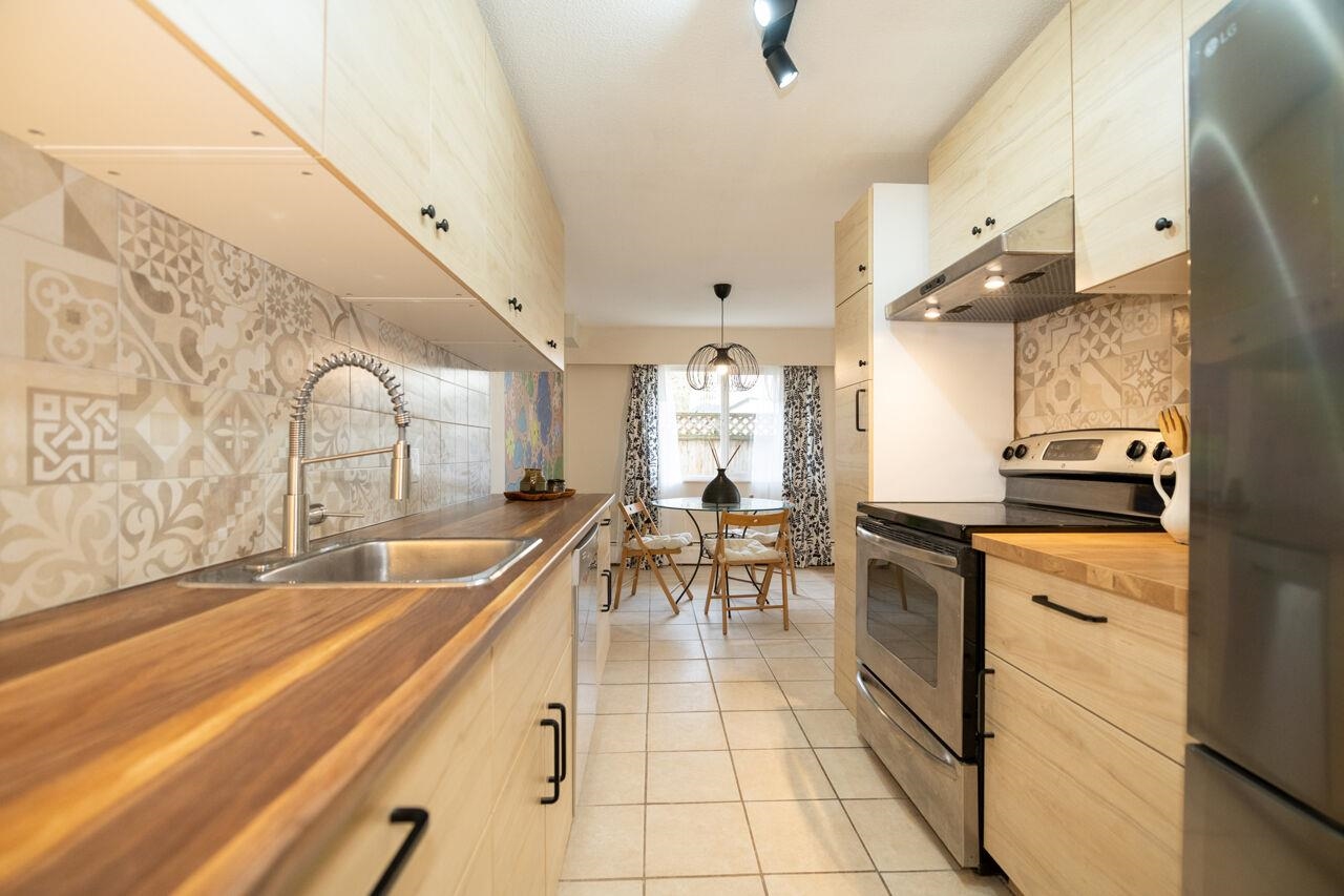 Listing image of 32 884 PREMIER STREET