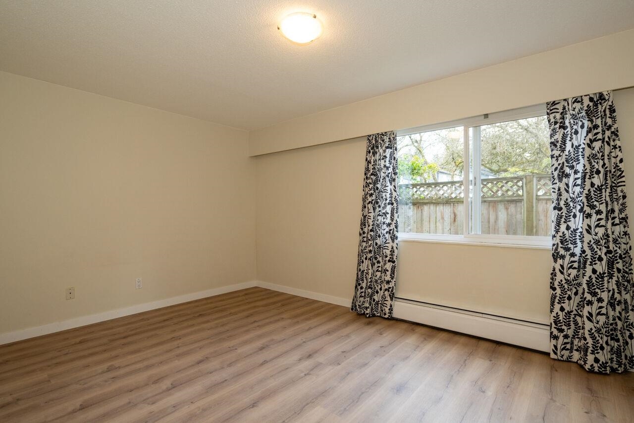 Listing image of 32 884 PREMIER STREET