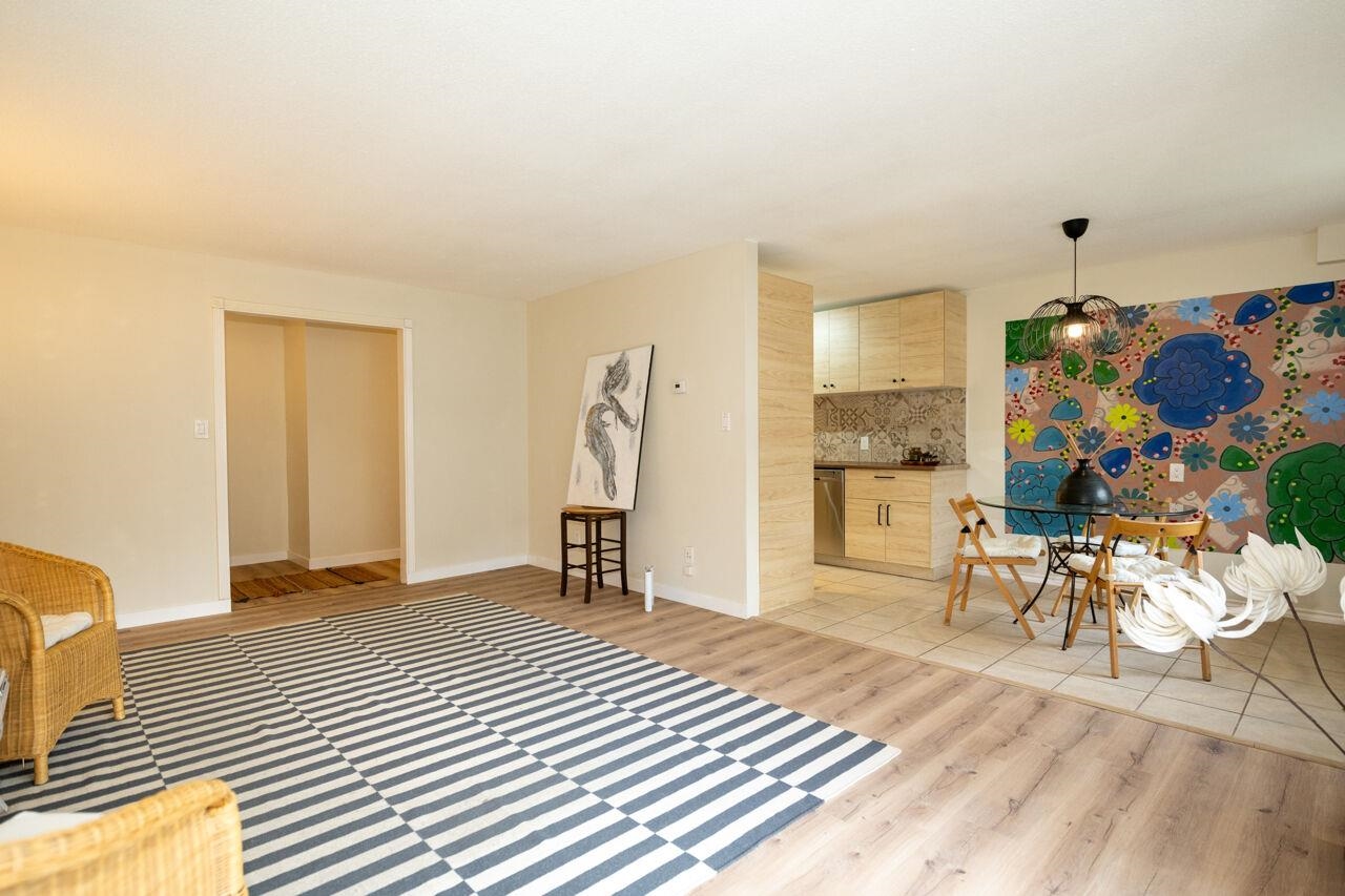 Listing image of 32 884 PREMIER STREET