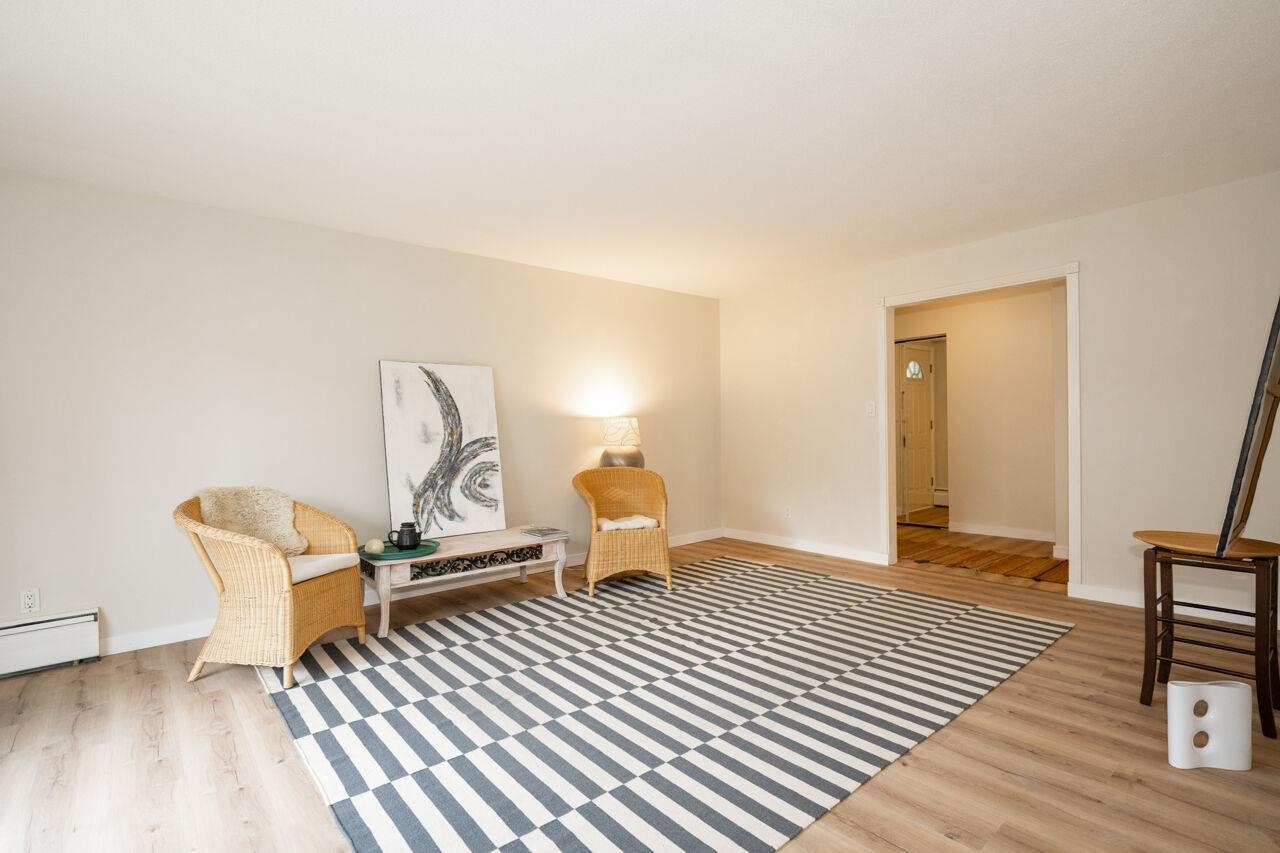 Listing image of 32 884 PREMIER STREET