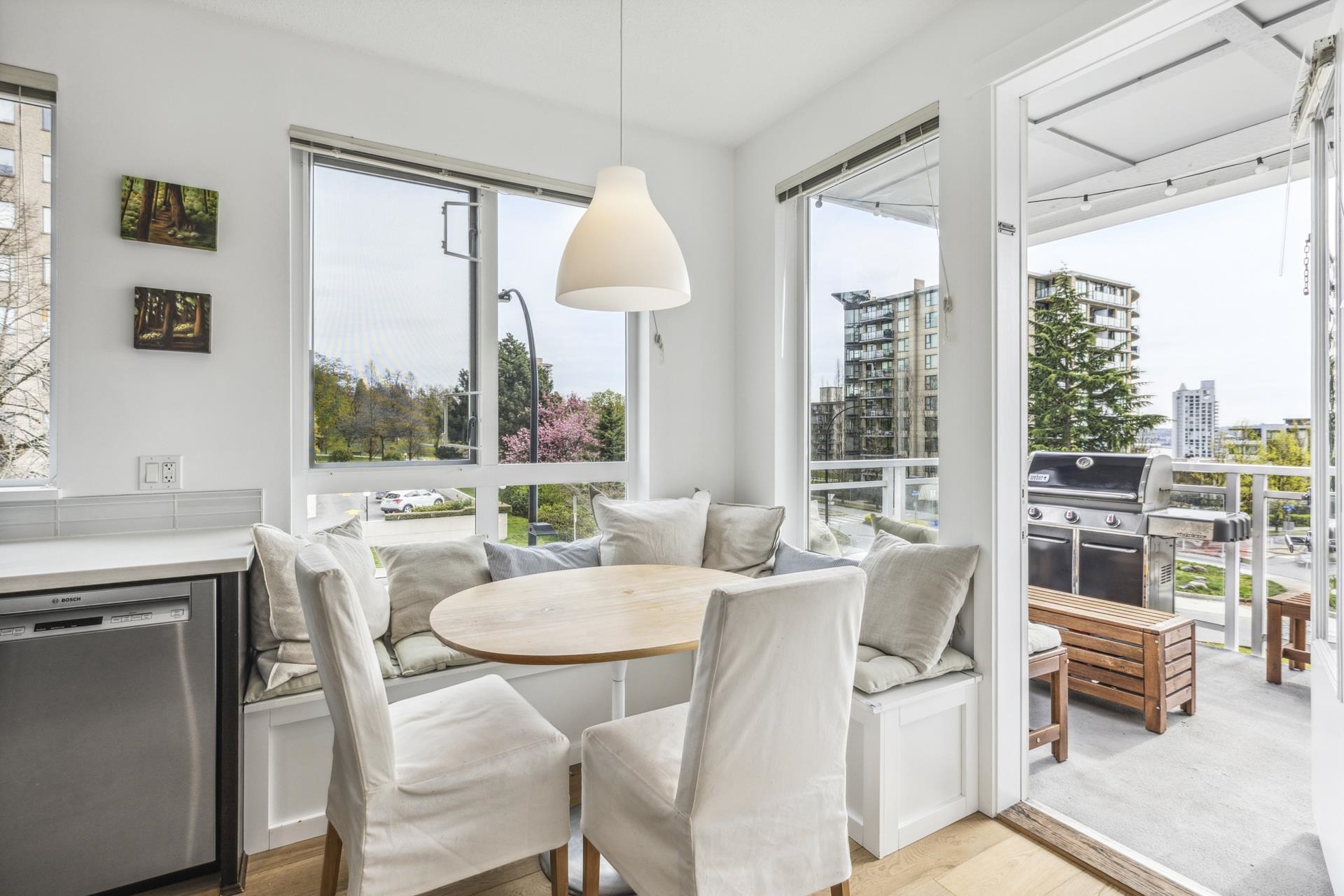 Listing image of 208 717 CHESTERFIELD AVENUE