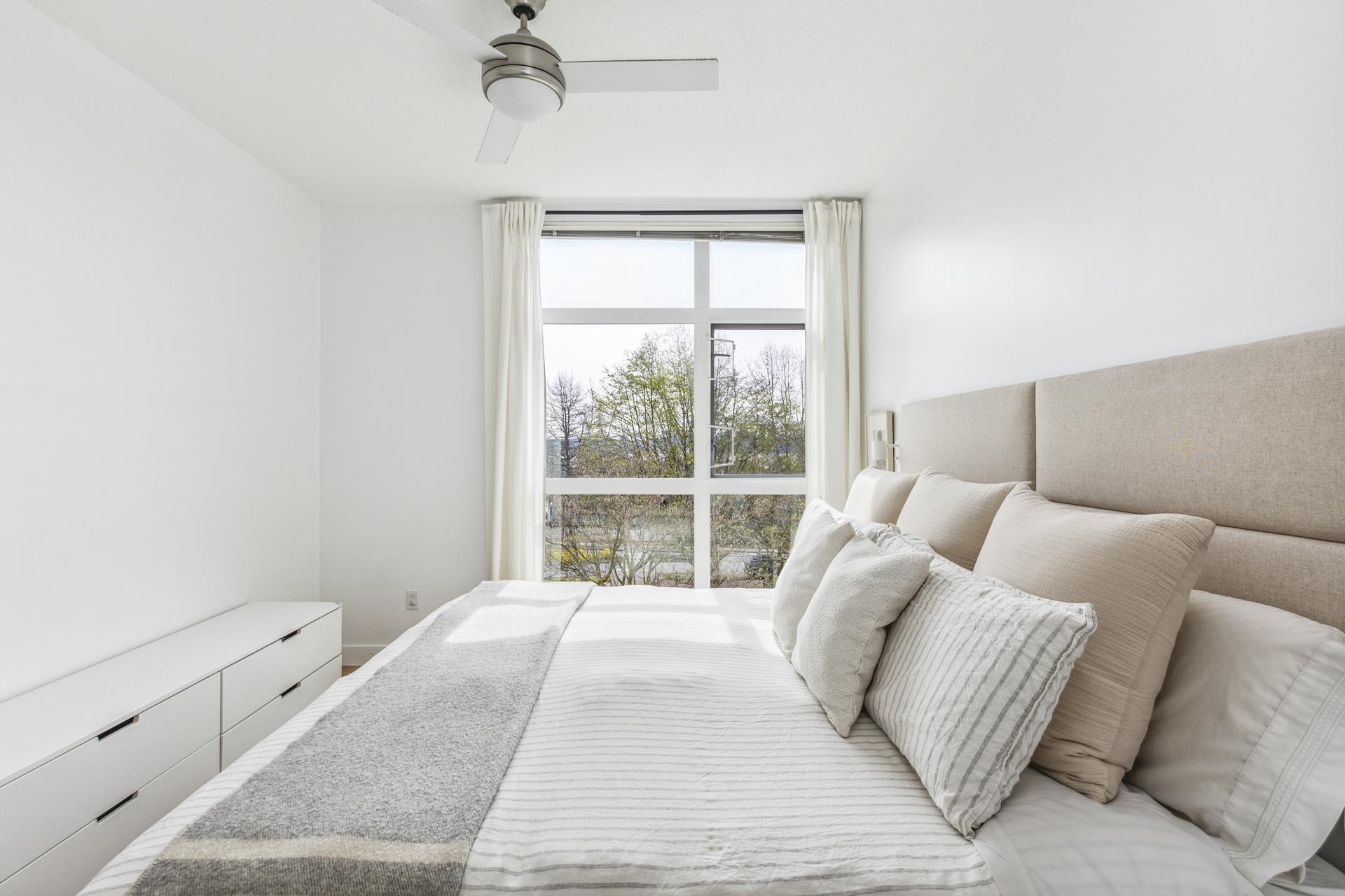 Listing image of 208 717 CHESTERFIELD AVENUE
