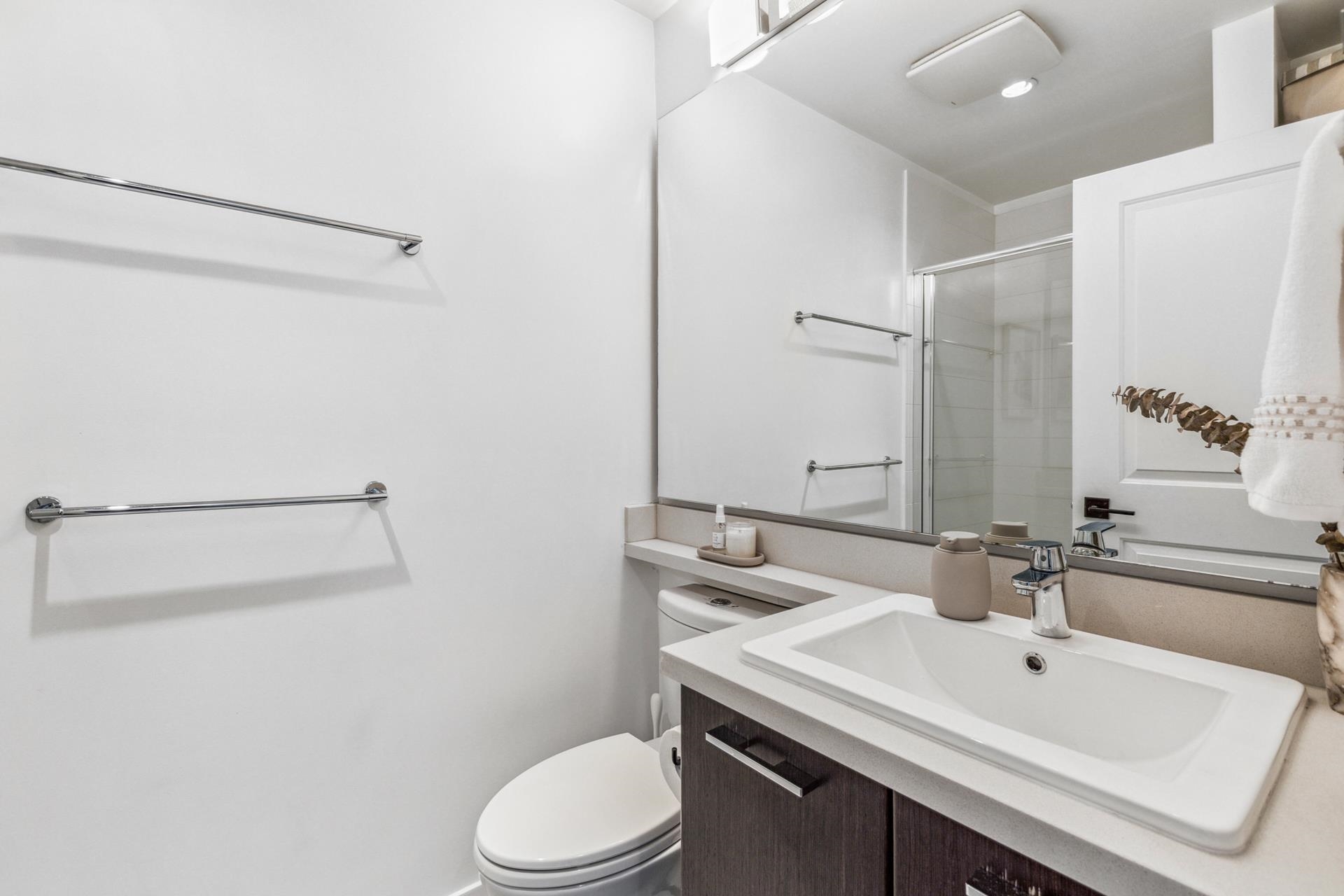 Listing image of 208 717 CHESTERFIELD AVENUE