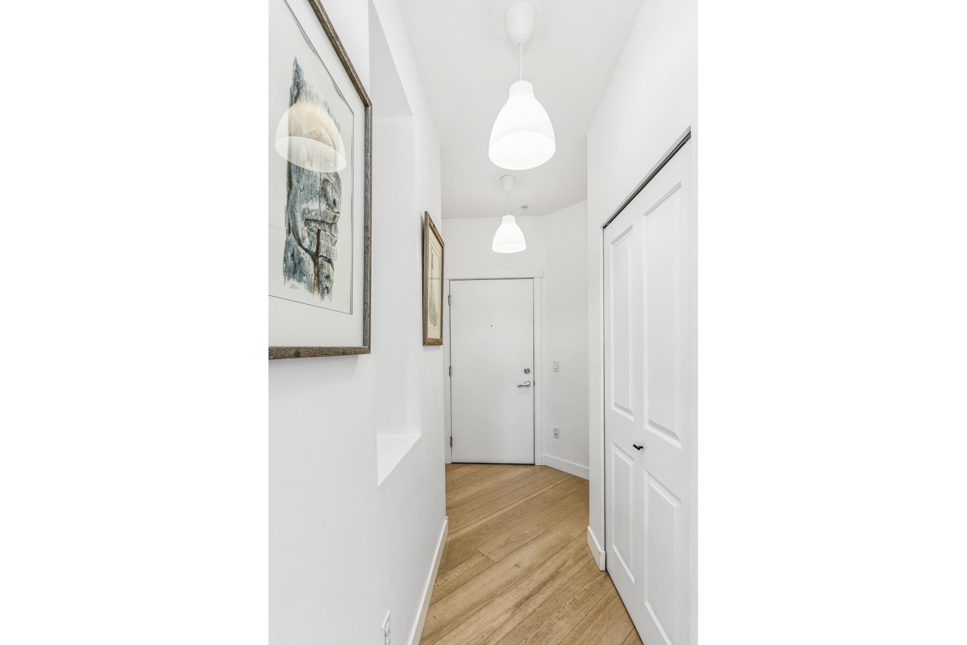 Listing image of 208 717 CHESTERFIELD AVENUE