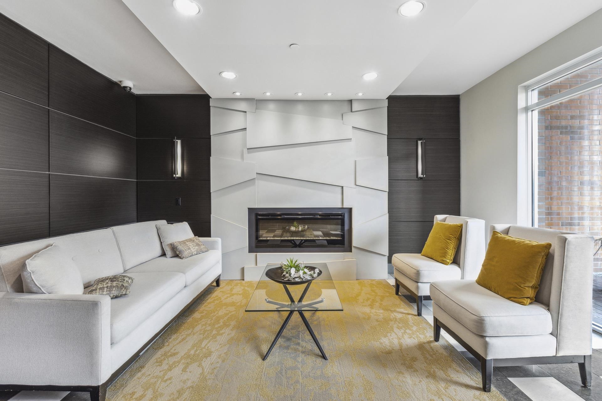 Listing image of 208 717 CHESTERFIELD AVENUE