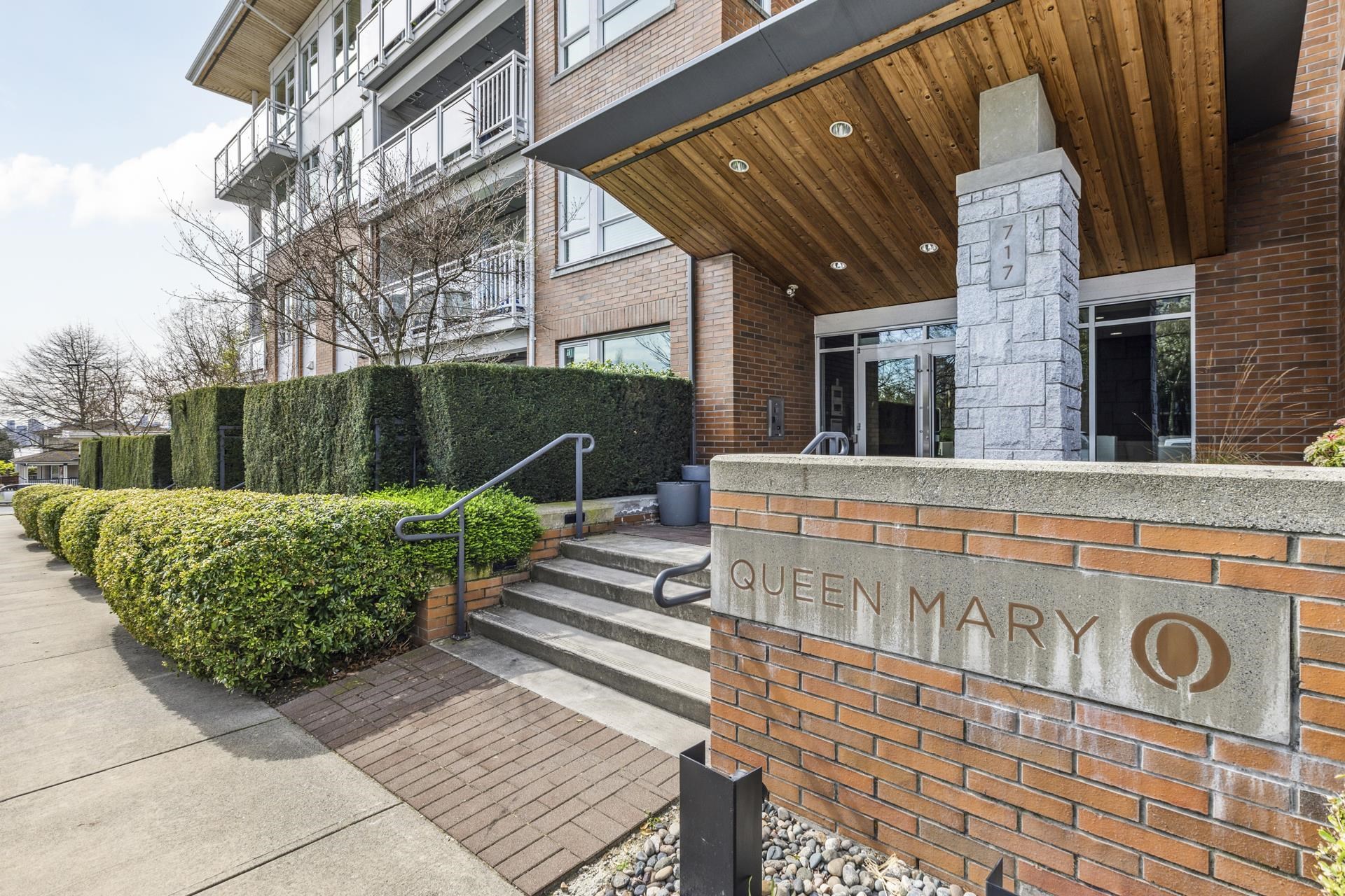Listing image of 208 717 CHESTERFIELD AVENUE