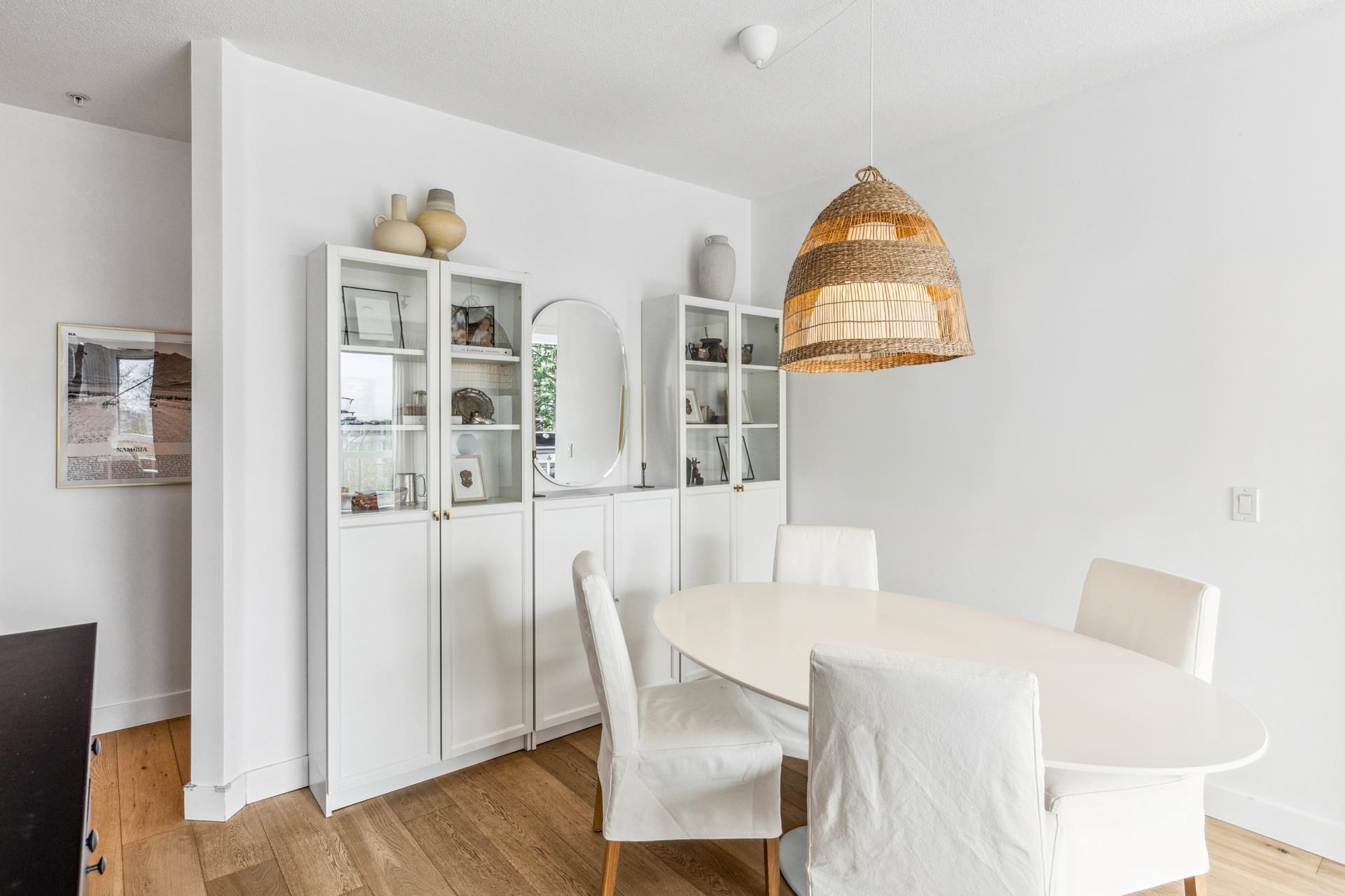 Listing image of 208 717 CHESTERFIELD AVENUE