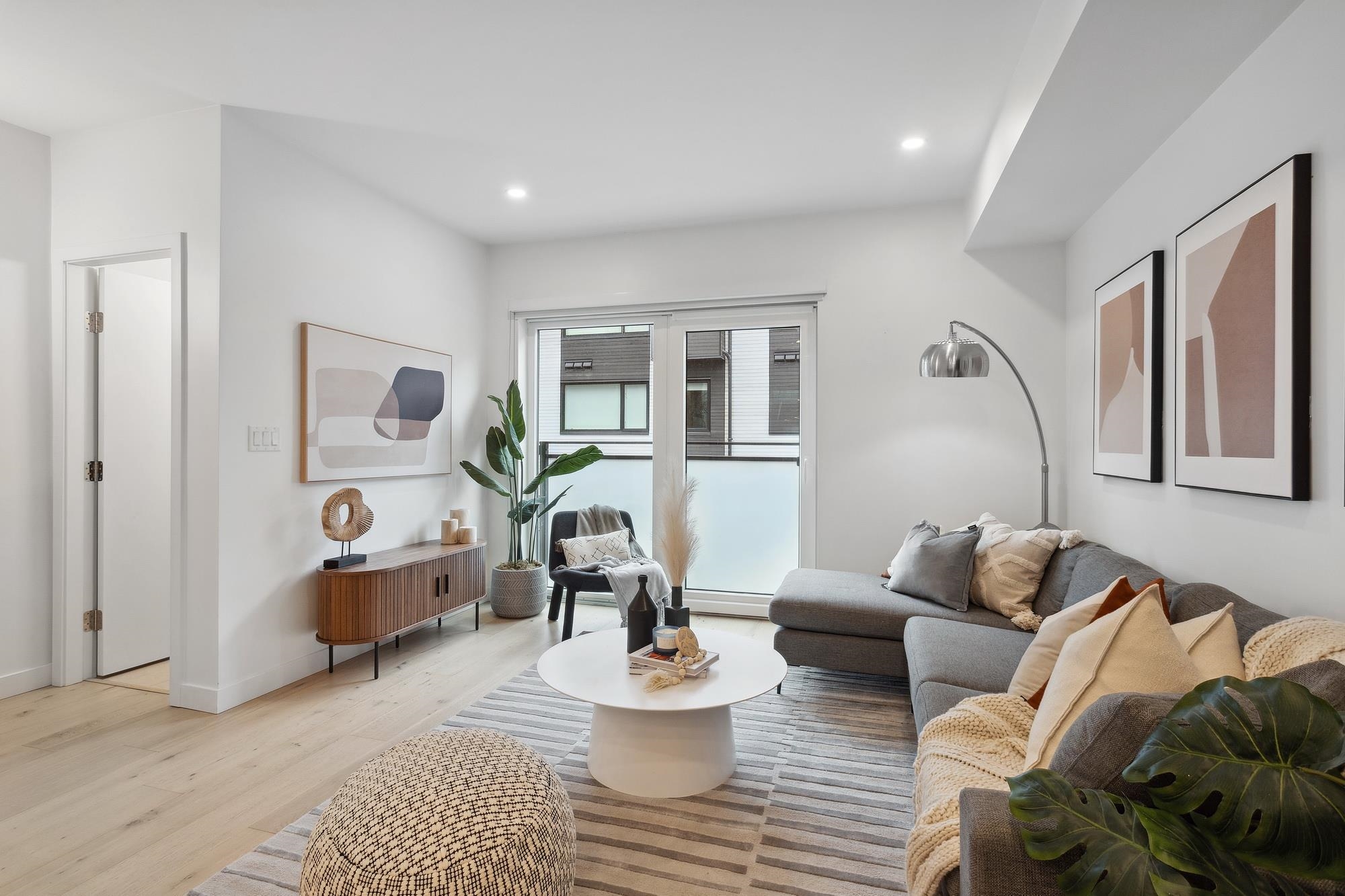 Listing image of 121 649 E 3RD STREET
