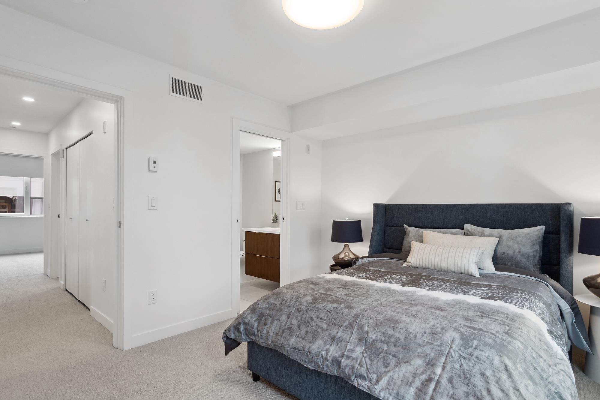 Listing image of 121 649 E 3RD STREET